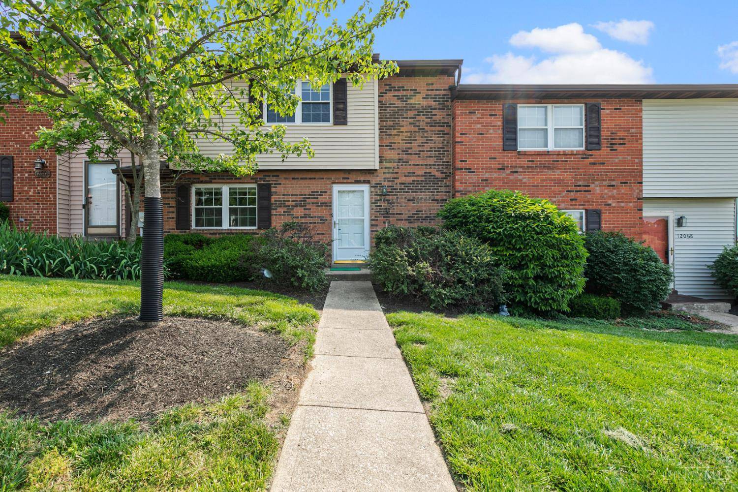 Springdale, OH 45246,12070 Crossings Dr