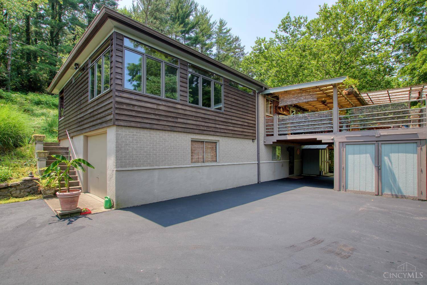Colerain Twp, OH 45252,9761 Brehm Rd