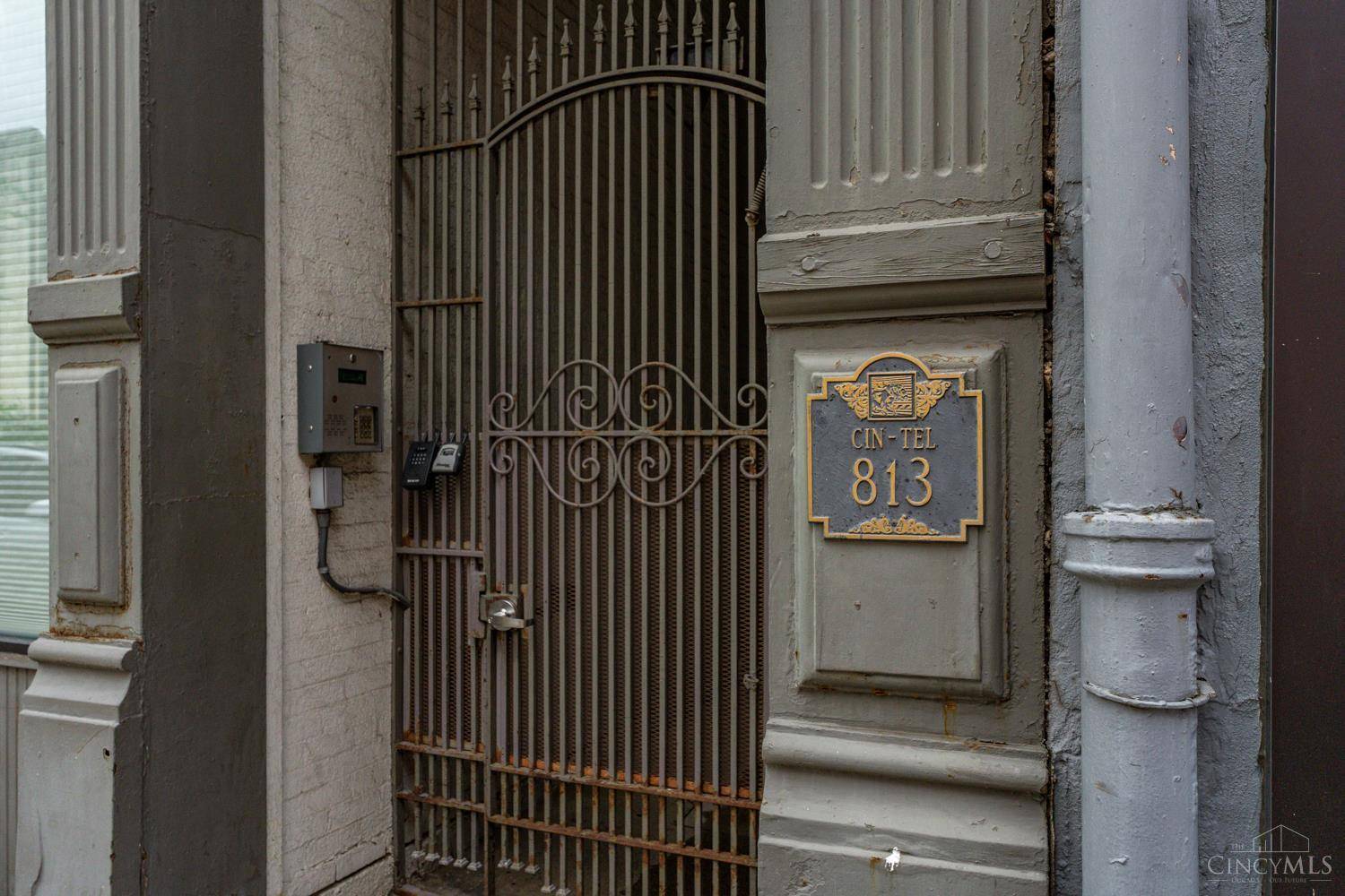 Cincinnati, OH 45202,813 Broadway Ave #203