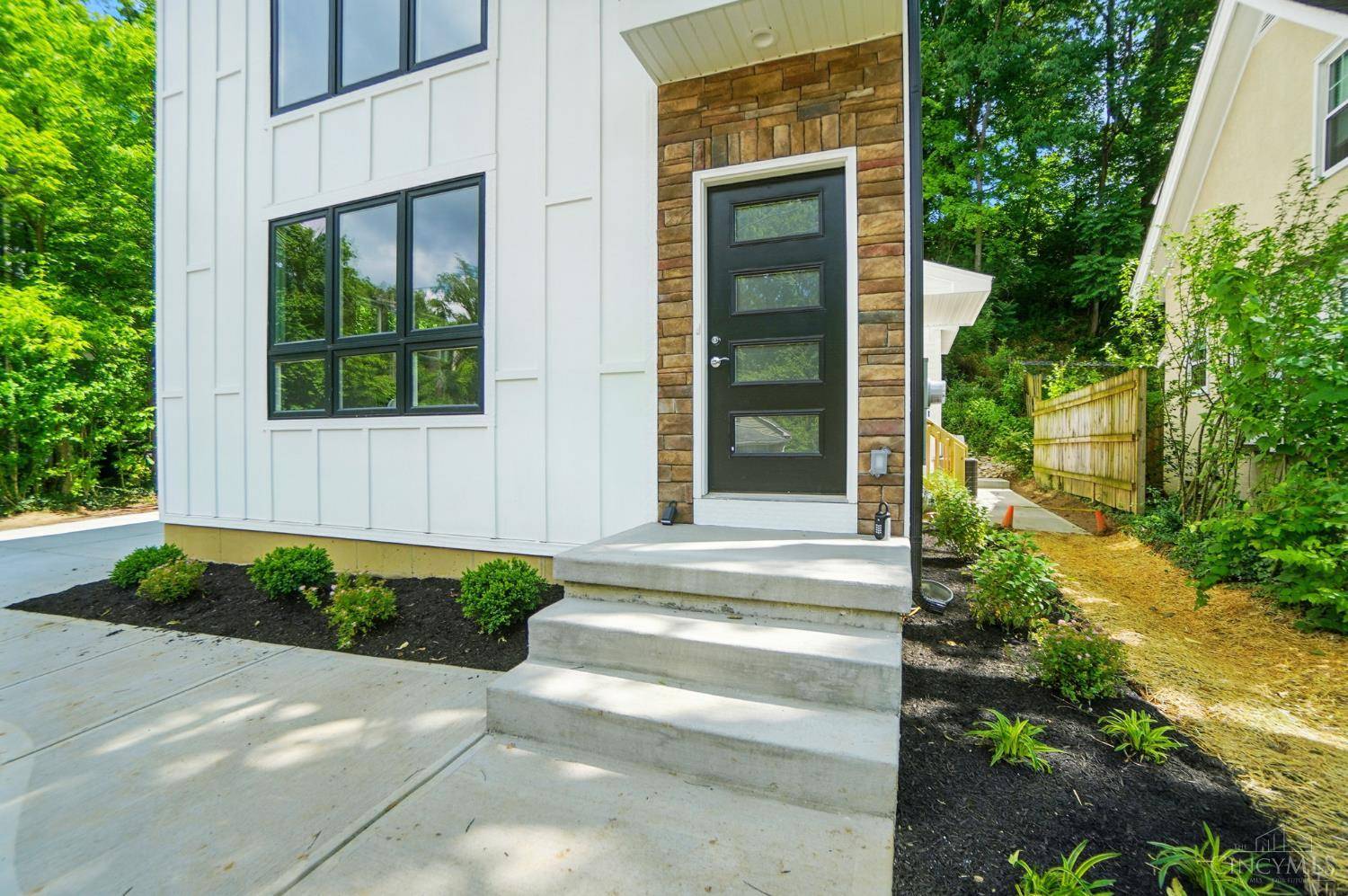 Cincinnati, OH 45226,3550 Linwood Ave