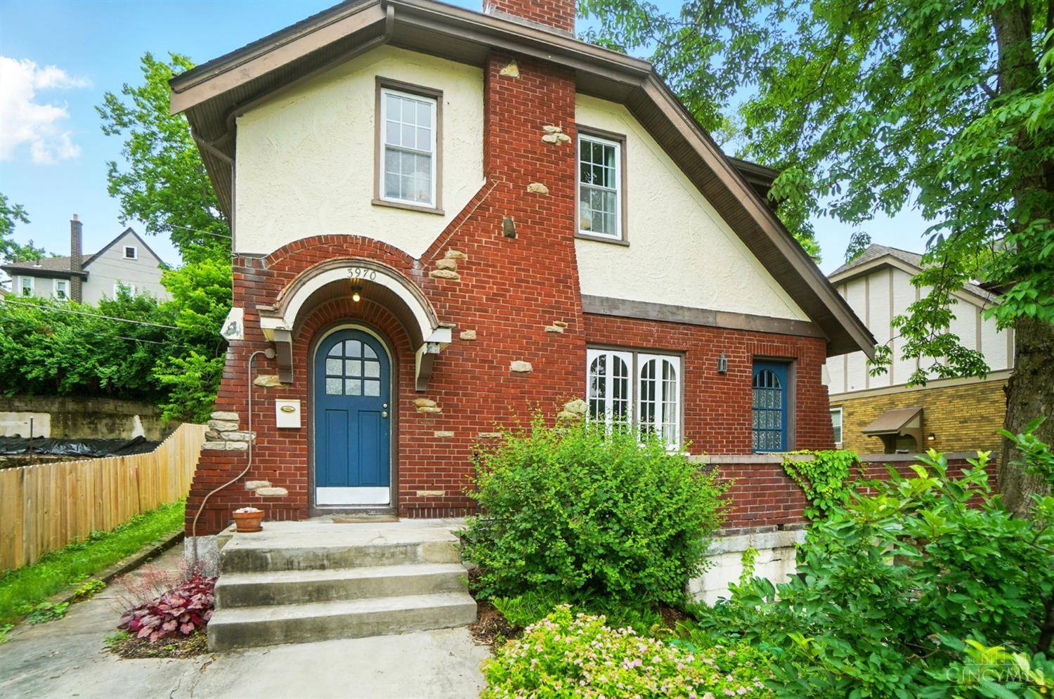 Cincinnati, OH 45229,3970 Ardmore Ave