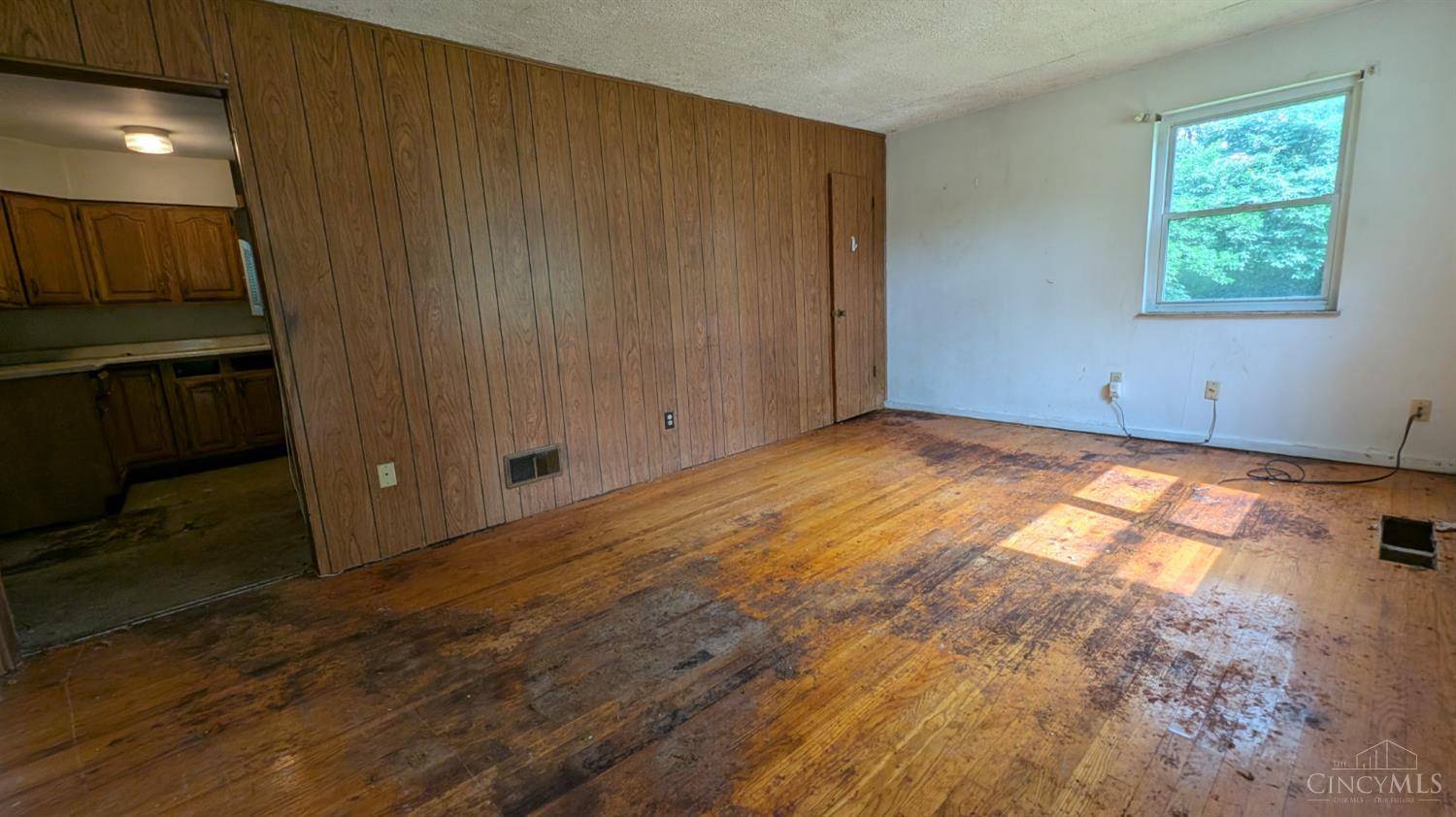 Colerain Twp, OH 45247,6761 Schweitzerhoff Rd