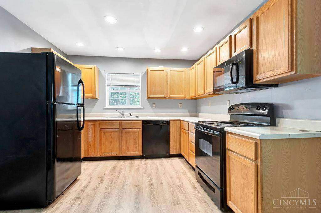 Blue Ash, OH 45242,11117 Kemper Ave