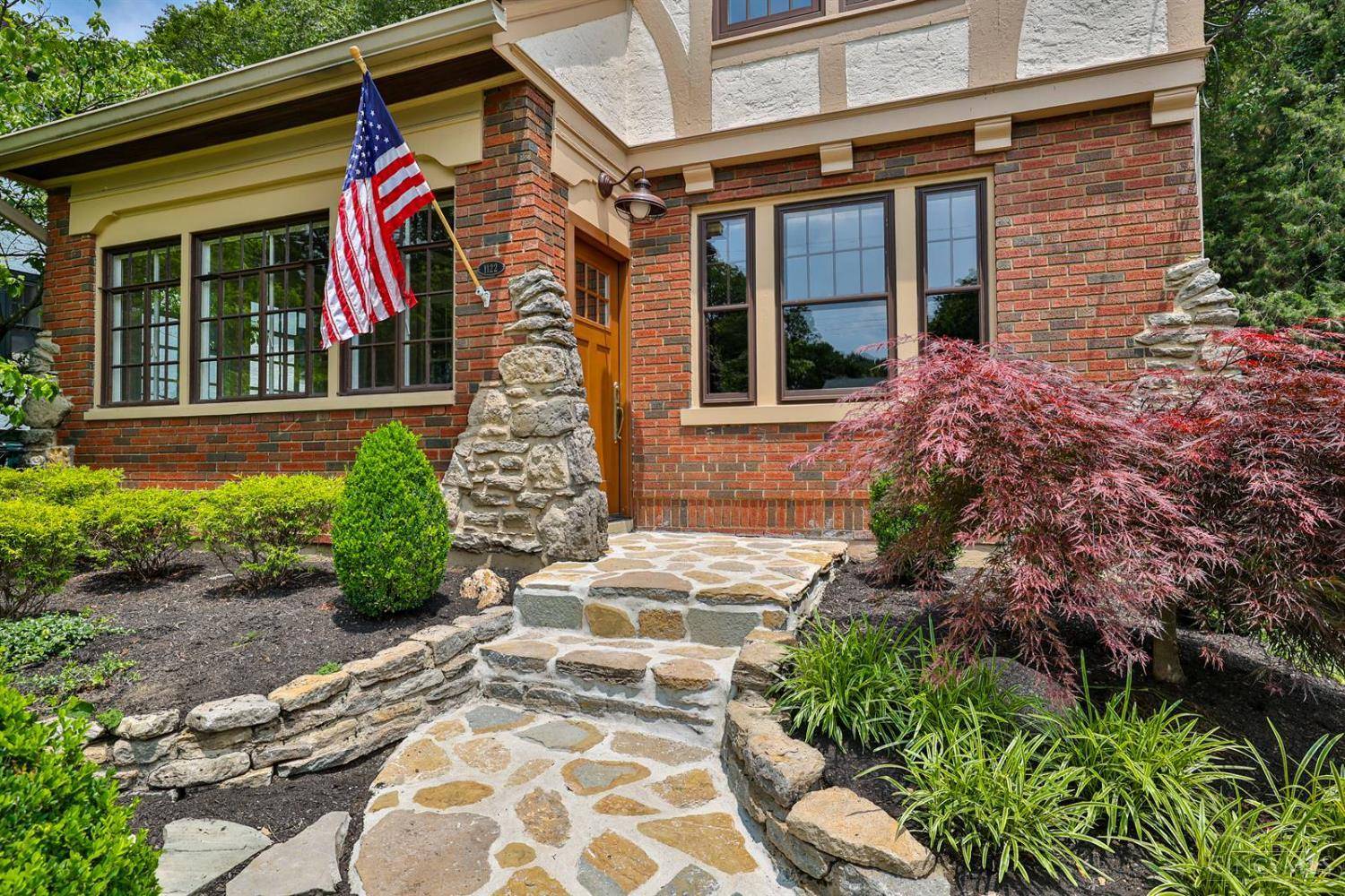 Cincinnati, OH 45208,1122 Beverly Hill Dr