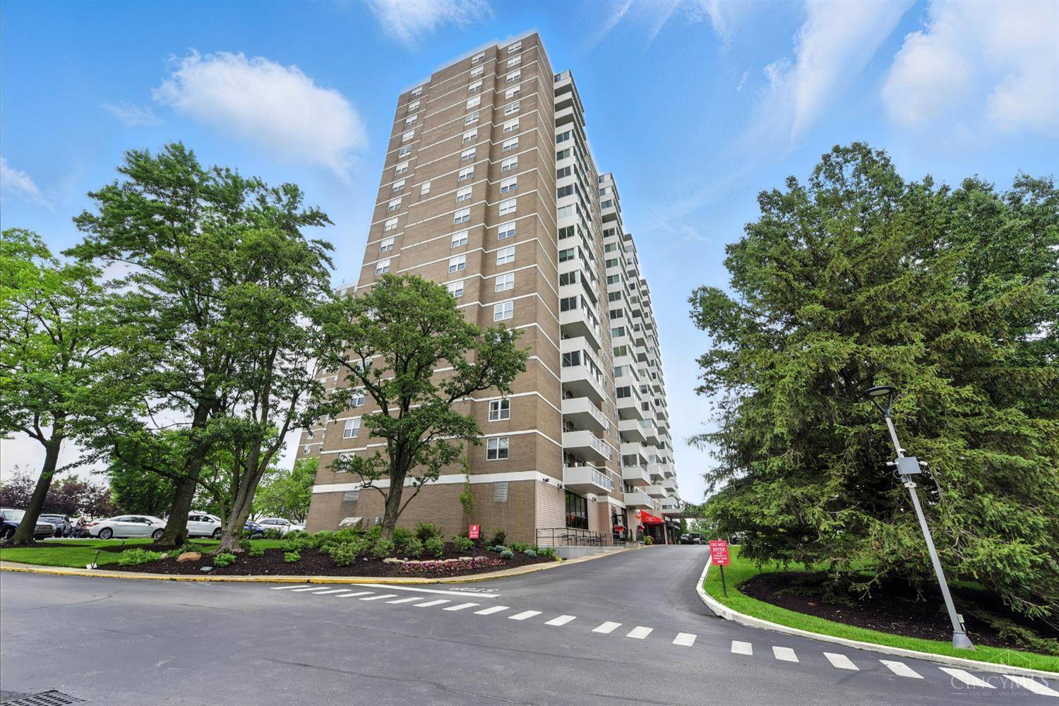 Cincinnati, OH 45208,2444 Madison Rd #1711