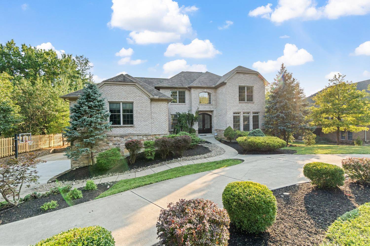 Wyoming, OH 45215,163 Compton Rd