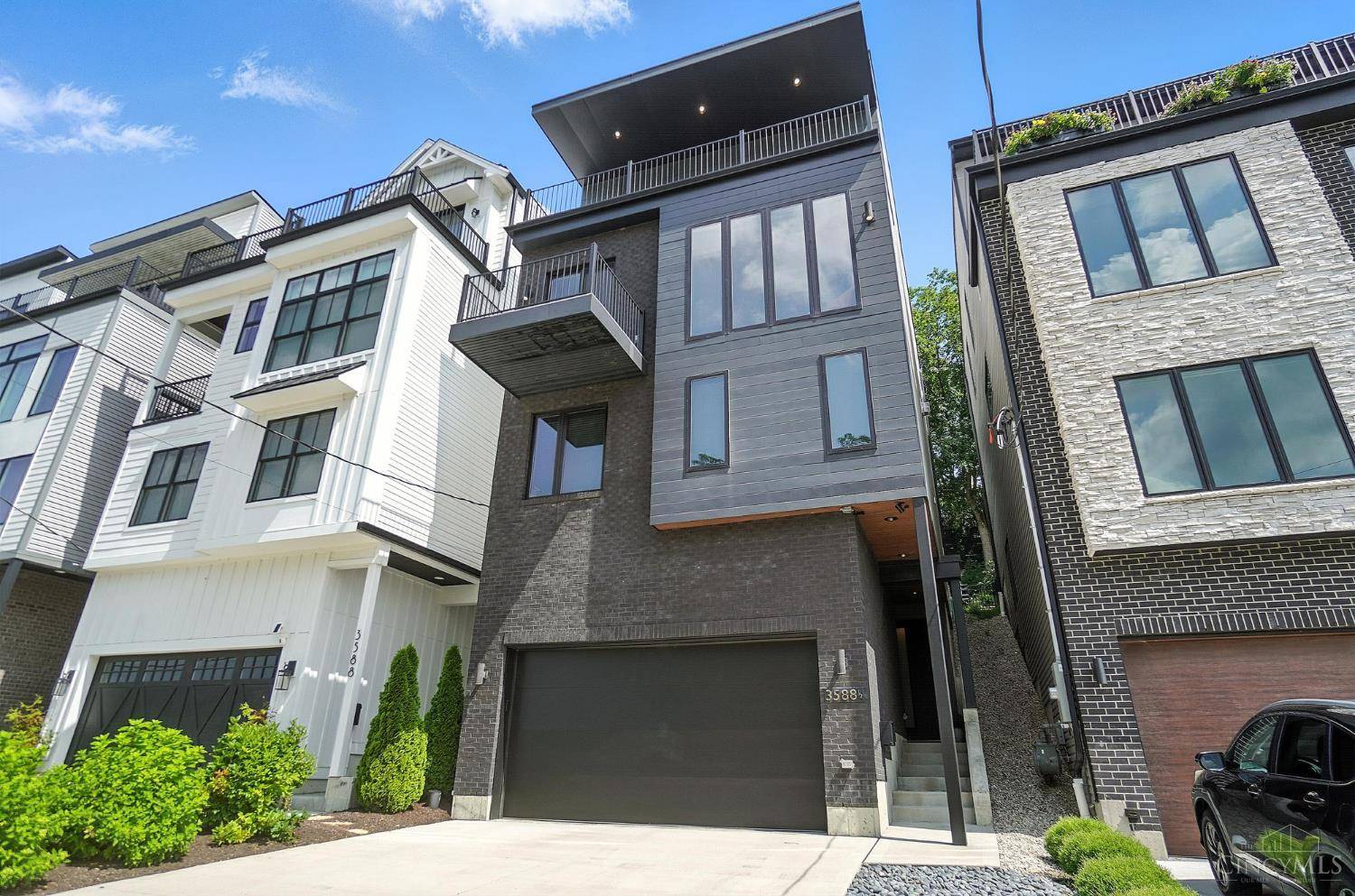 Cincinnati, OH 45226,3588 Handman Ave