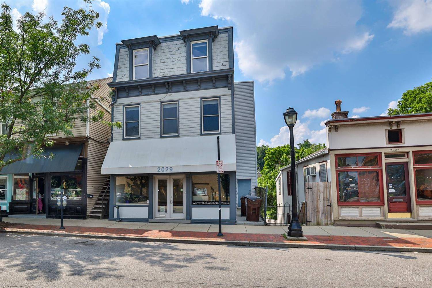 Cincinnati, OH 45208,2029 Madison Rd