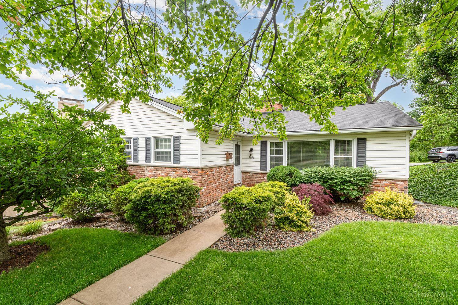 Cincinnati, OH 45220,1034 Clifton Hills Ave