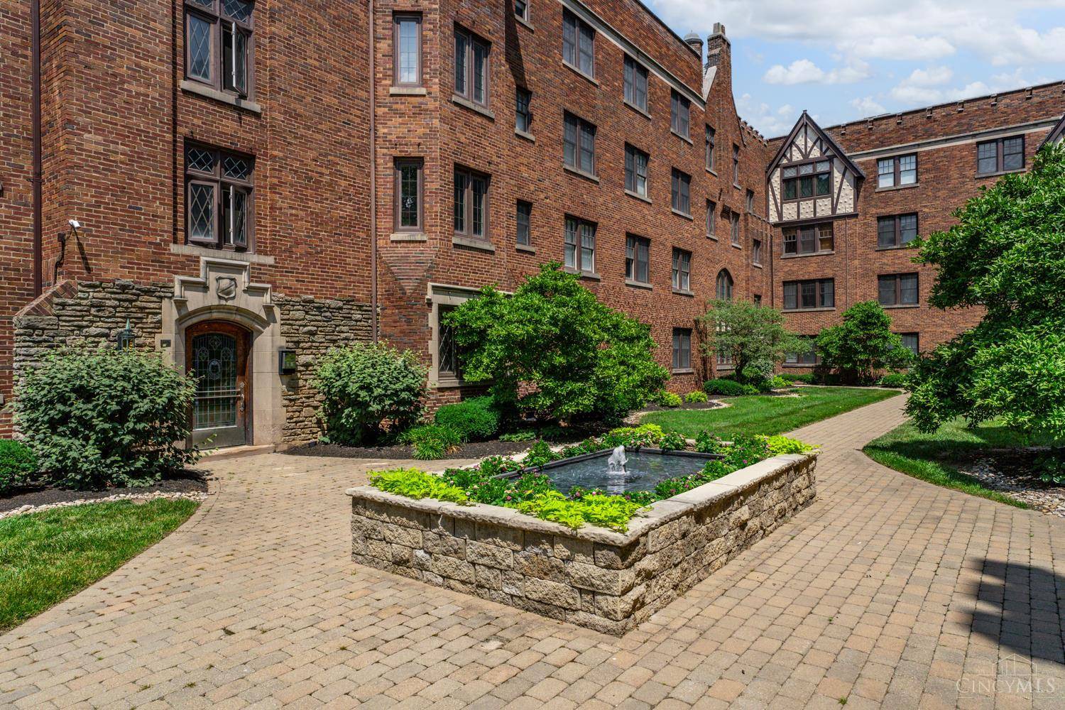 Cincinnati, OH 45206,2324 Park Ave #30