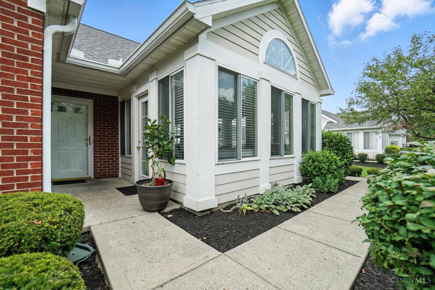West Chester, OH 45069,8442 Woodreed Dr