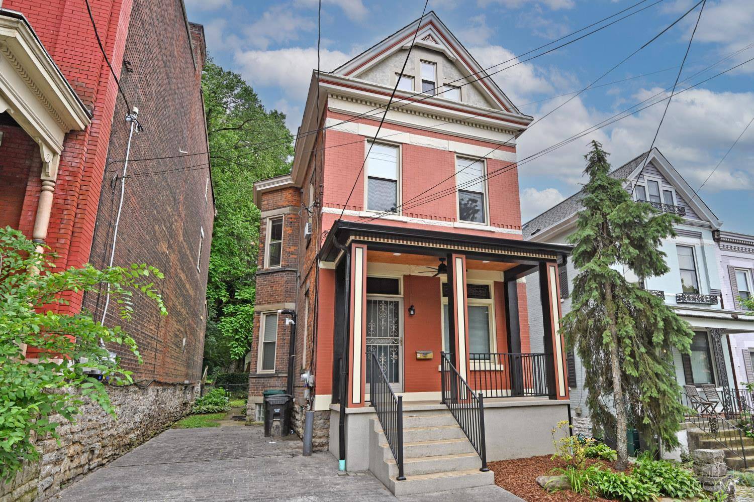 Cincinnati, OH 45219,133 Parker St