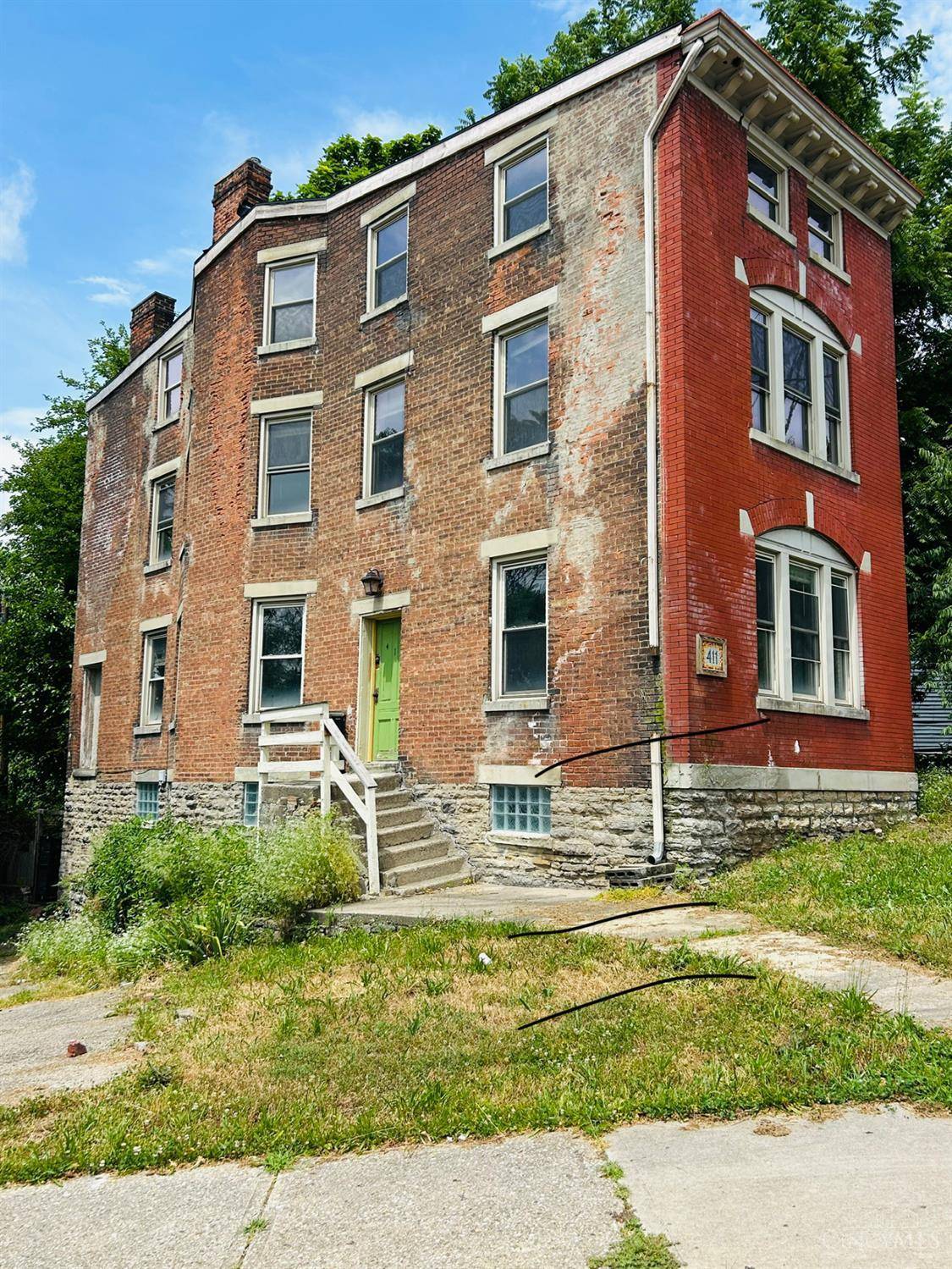 Cincinnati, OH 45214,411 W Mcmicken Ave