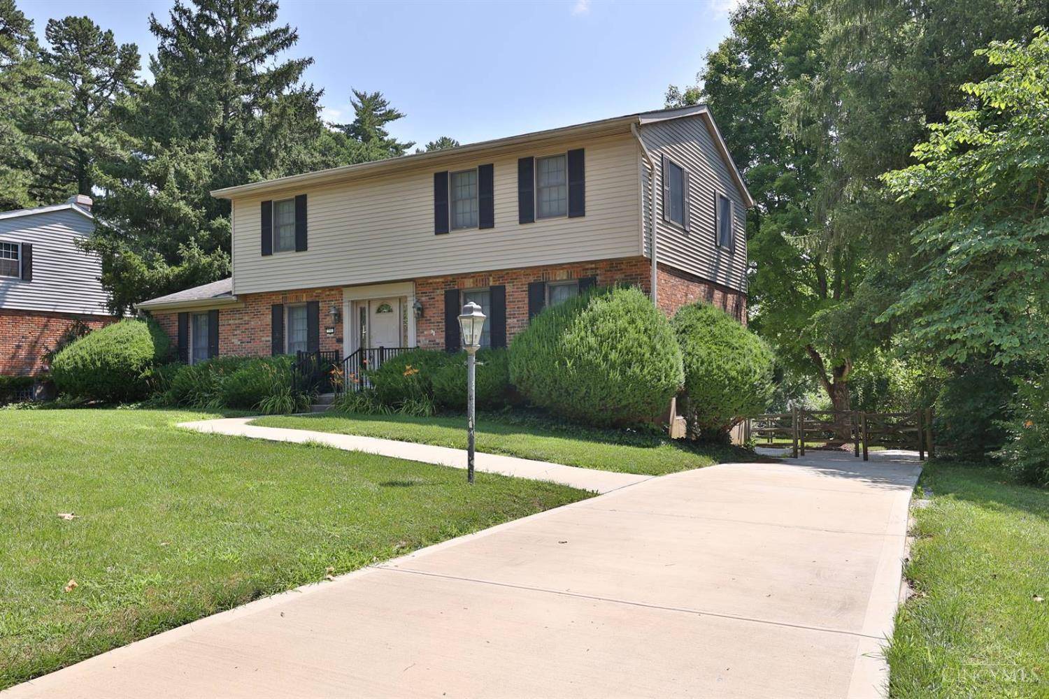 Greenhills, OH 45218,798 Carini Ln