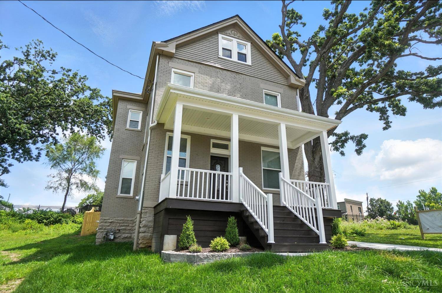Cincinnati, OH 45207,1582 Dixmont Ave