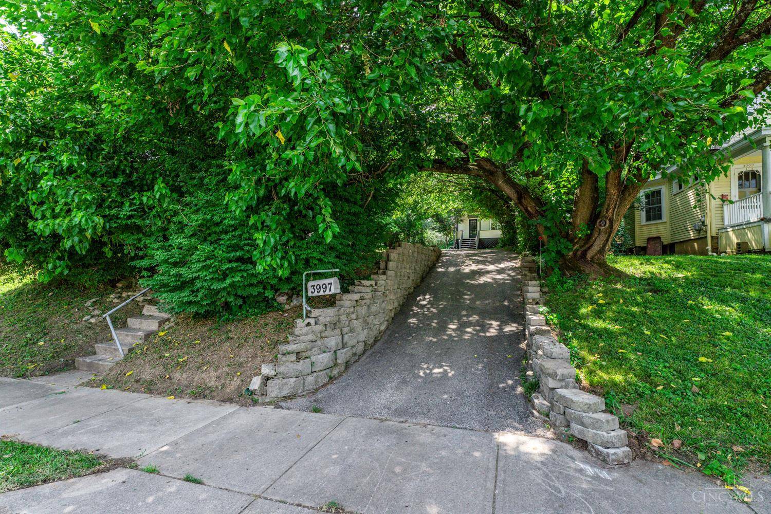 Cheviot, OH 45211,3997 Washington Ave