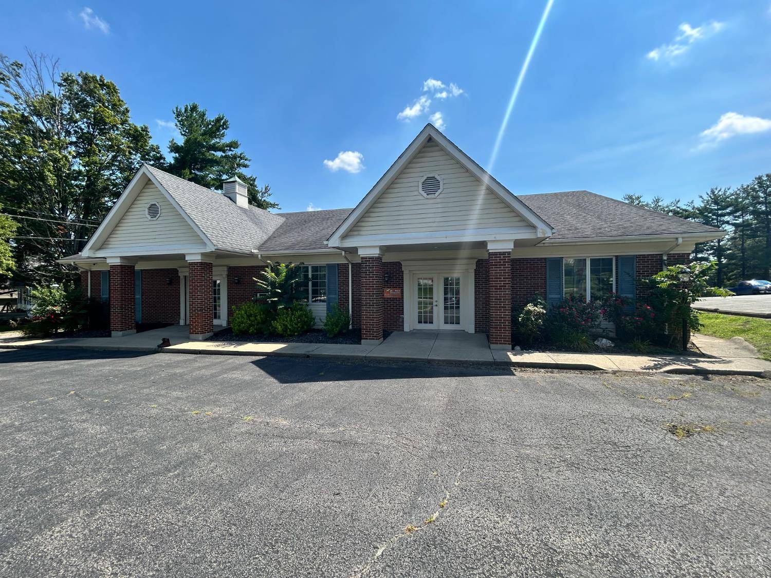 Hillsboro, OH 45133,902 S High St