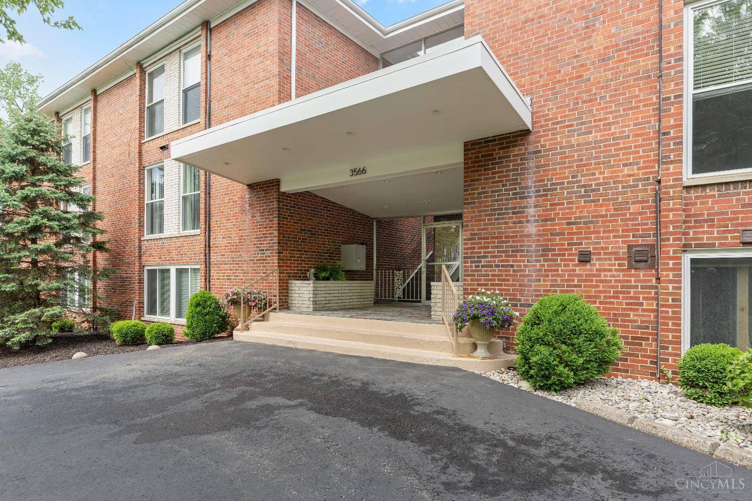 Cincinnati, OH 45237,3566 Amberacres Dr #1