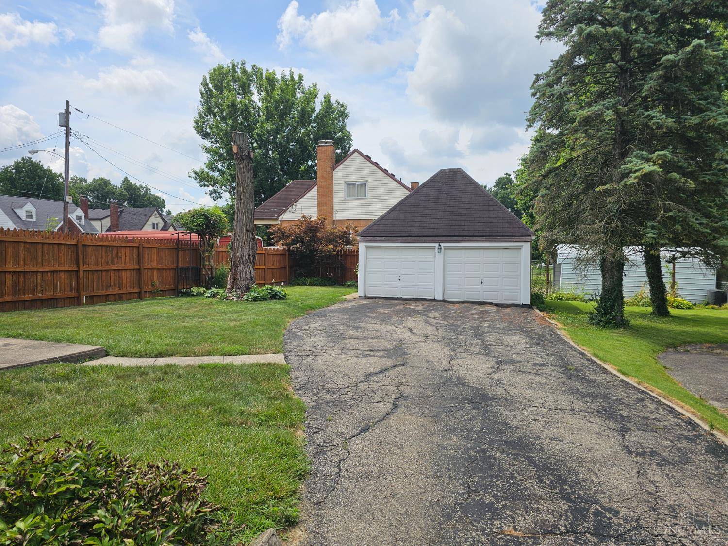 Cheviot, OH 45211,4155 Homelawn Ave