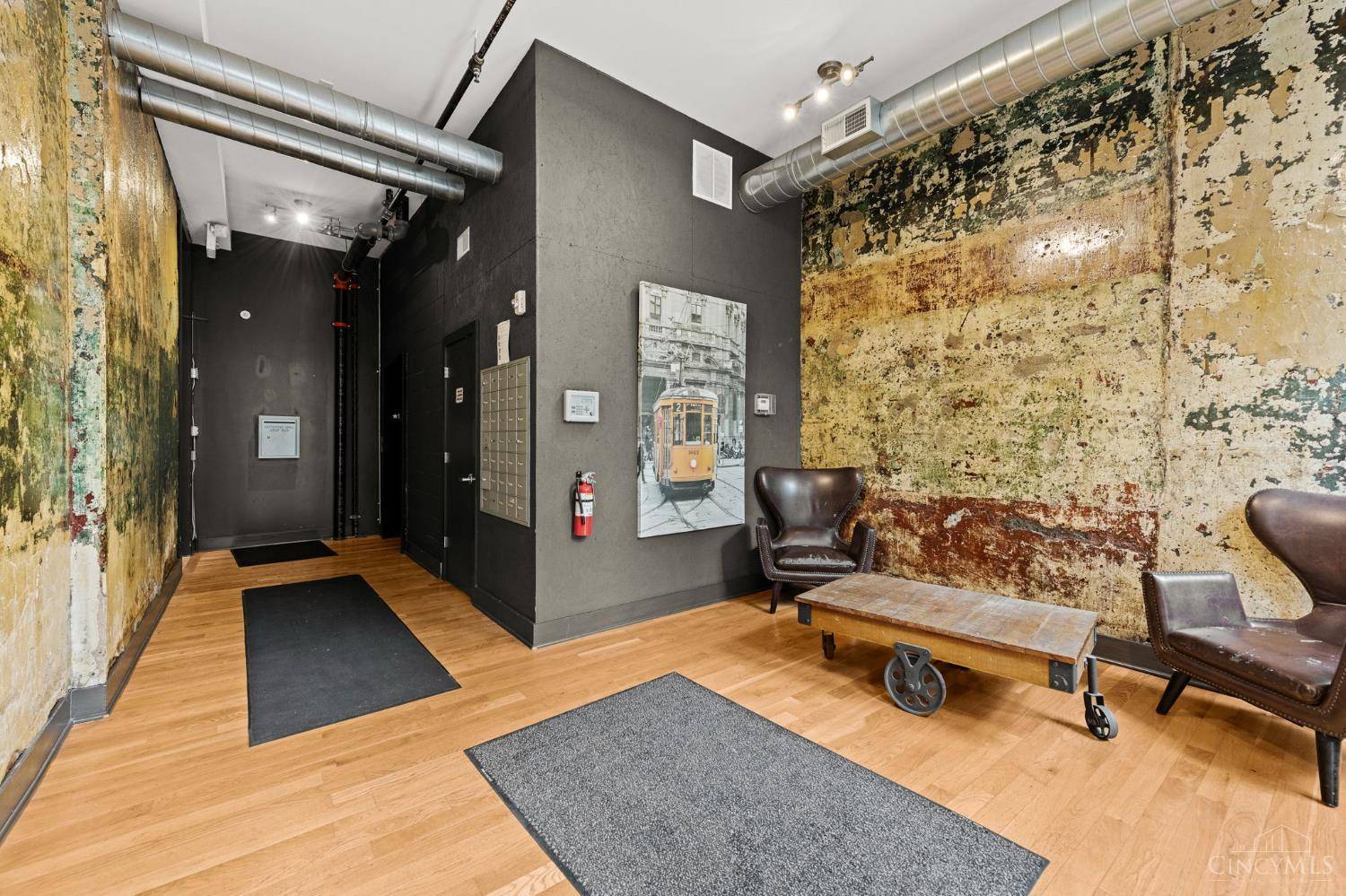 Cincinnati, OH 45202,1432 Race St #203