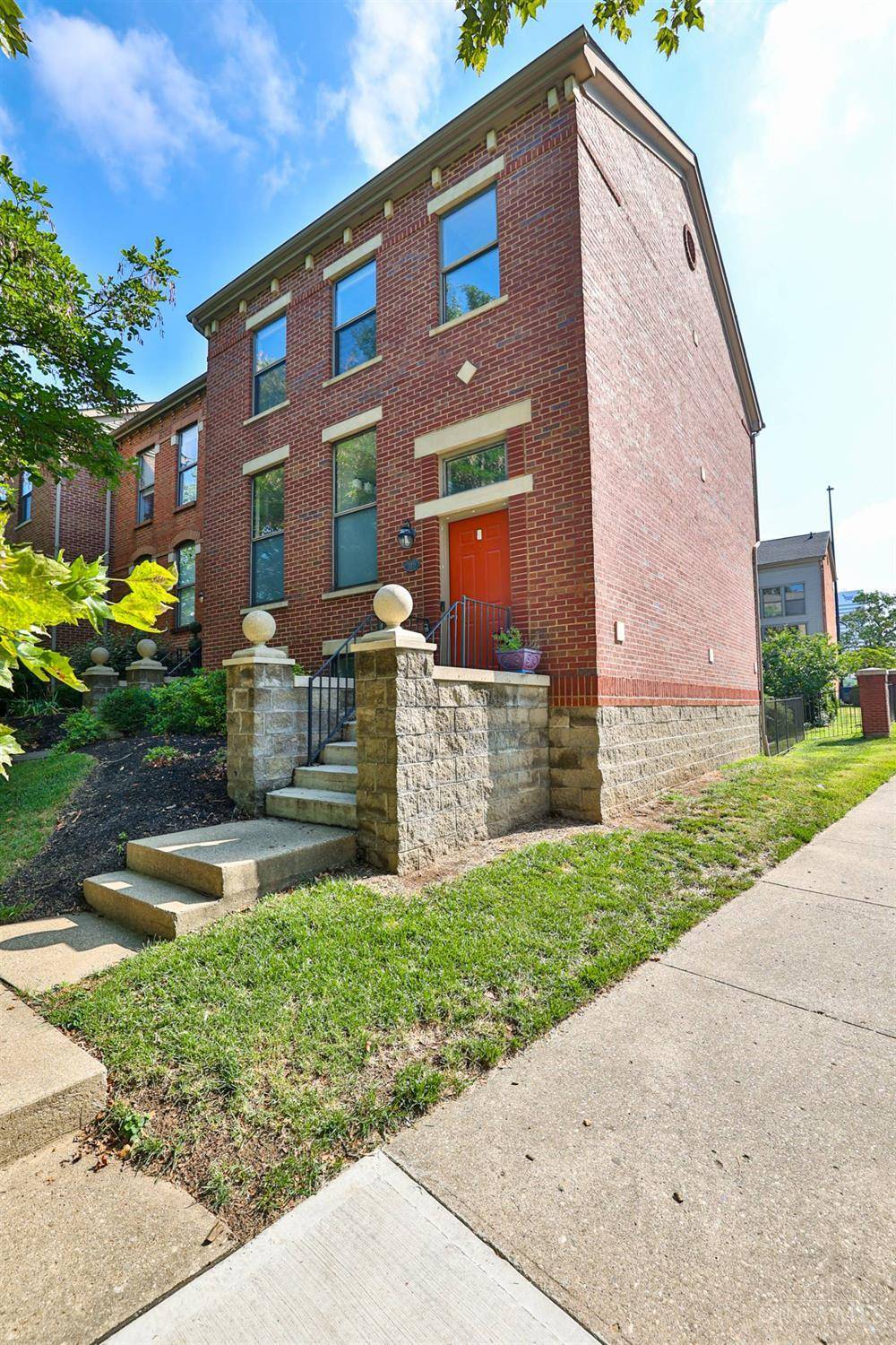 Cincinnati, OH 45203,415 Old Court St