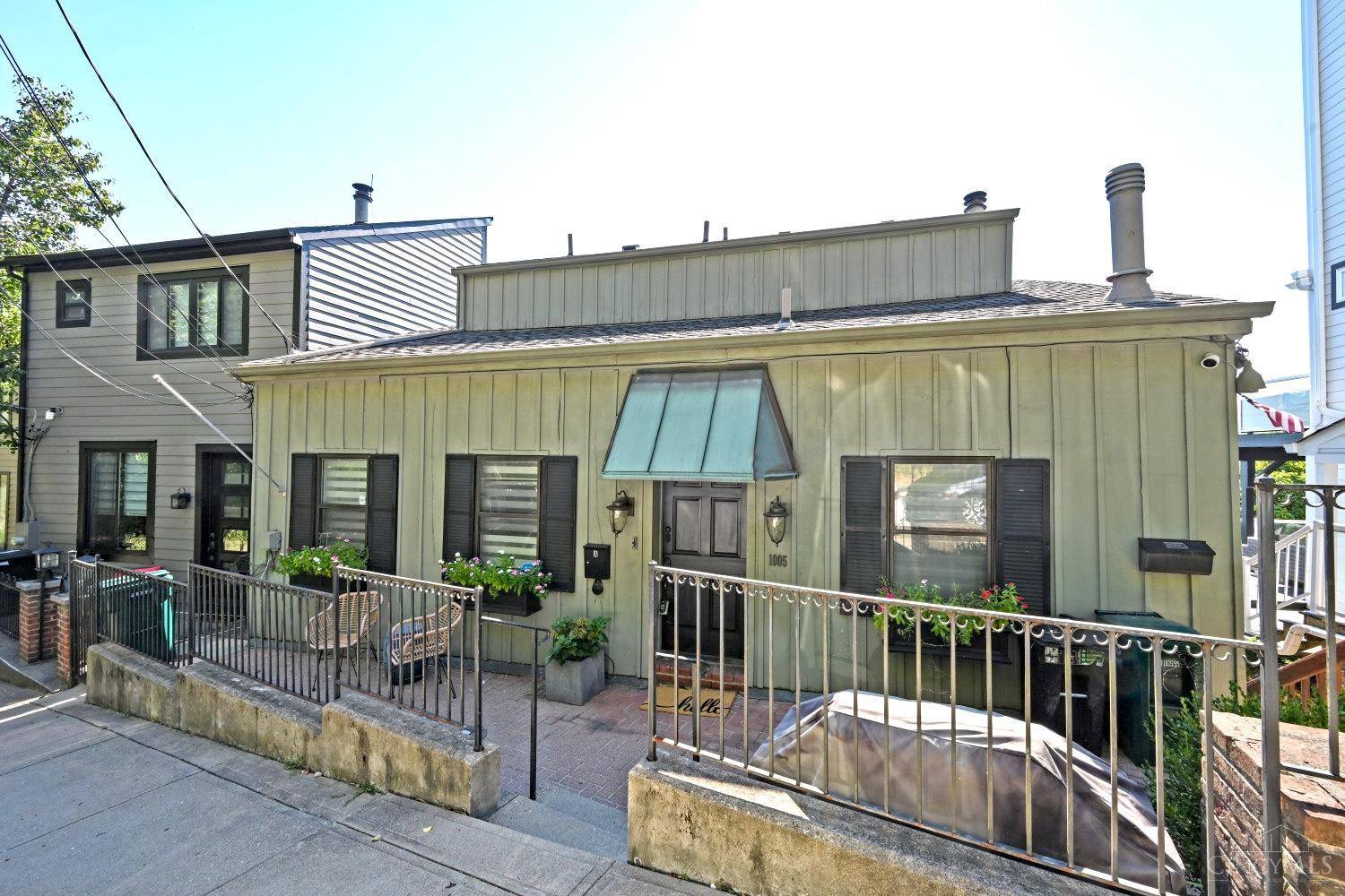 Cincinnati, OH 45202,1005 Hill St #A