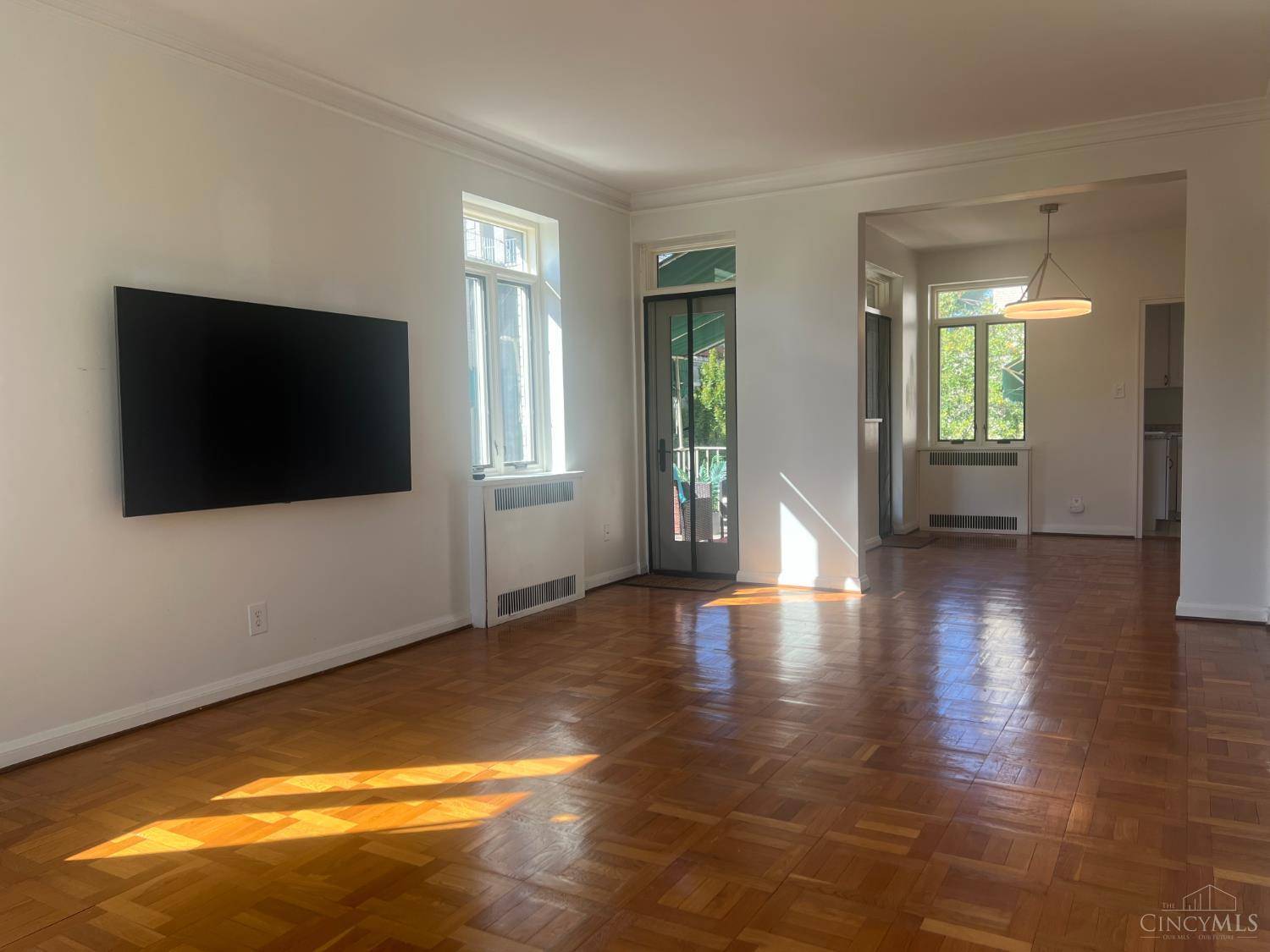 Cincinnati, OH 45208,2378 Madison Rd