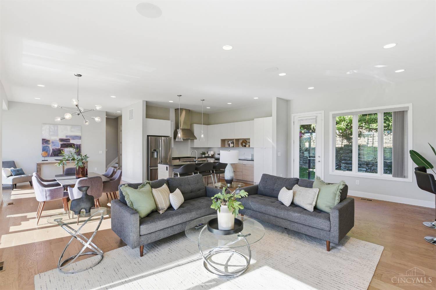 Cincinnati, OH 45202,2636 Riverside Dr