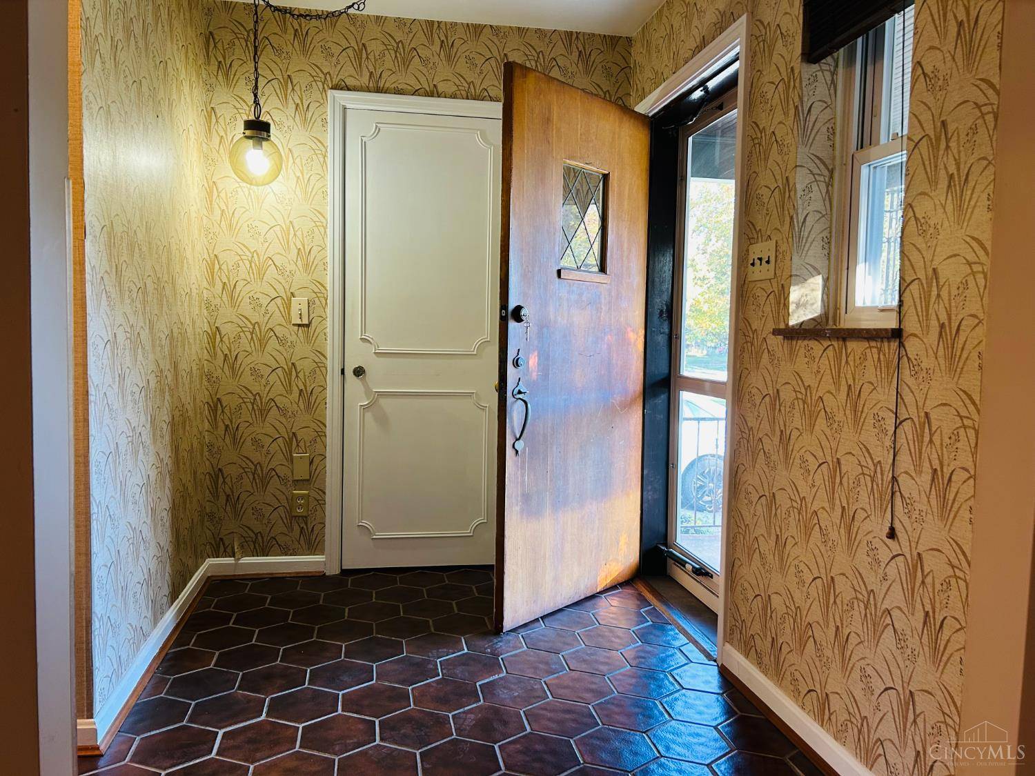 Cincinnati, OH 45238,3038 Veazey Ave