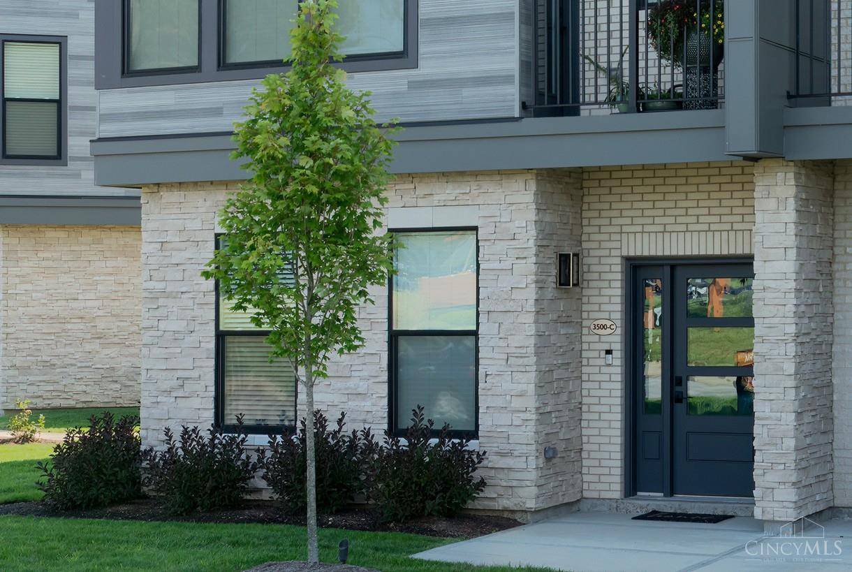 Cincinnati, OH 45209,3500 Madison Park Ave #C