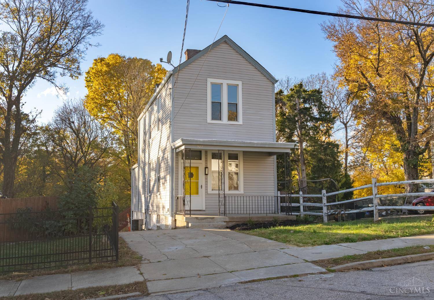 Cincinnati, OH 45205,927 Harris Ave