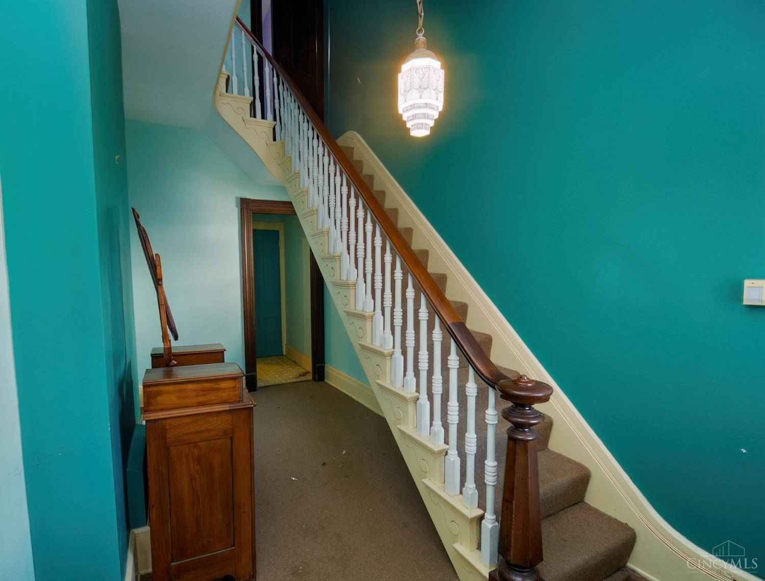 Cincinnati, OH 45219,2709 Euclid Ave