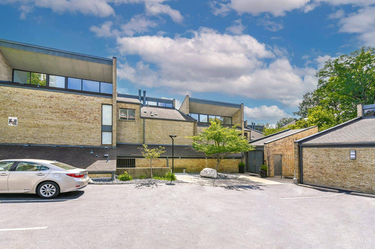 Cincinnati, OH 45206,2019 Calvin Cliff St #10