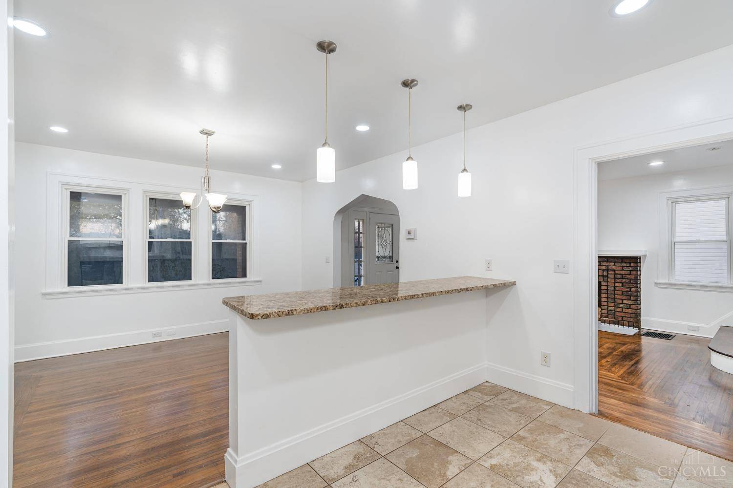 Cincinnati, OH 45209,3601 Madison Rd