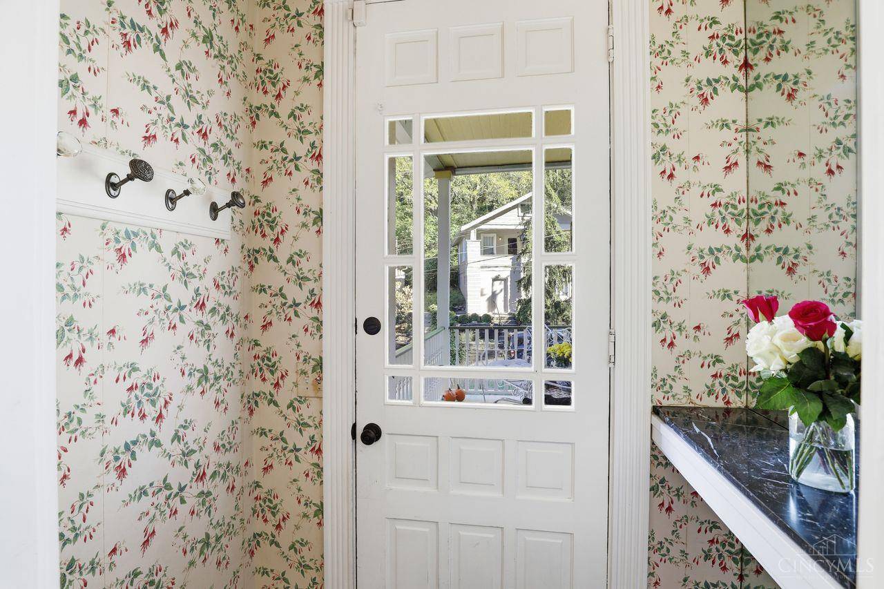 Cincinnati, OH 45226,3729 Sachem Ave