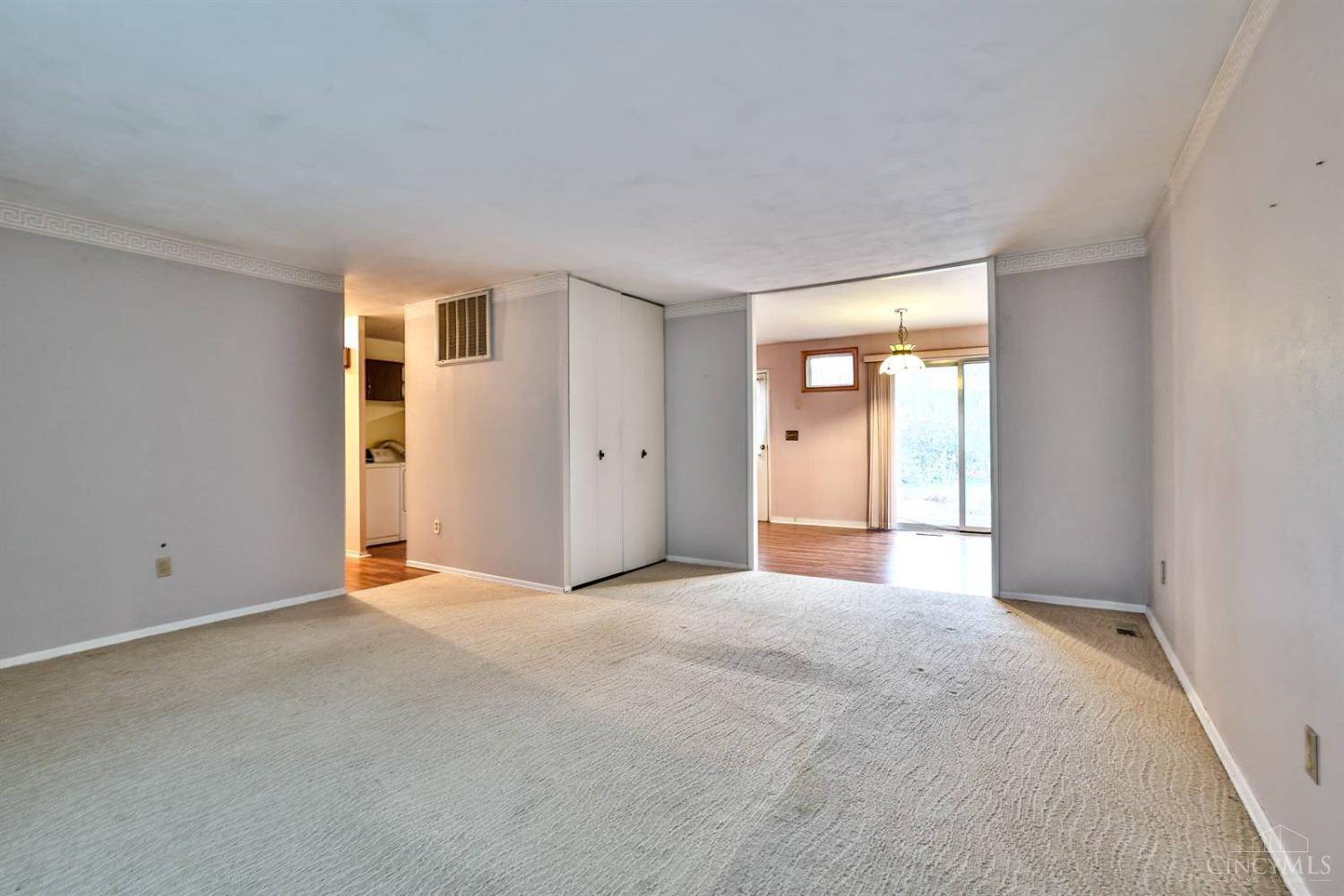 Springfield Twp., OH 45231,1021 Newcastle Dr