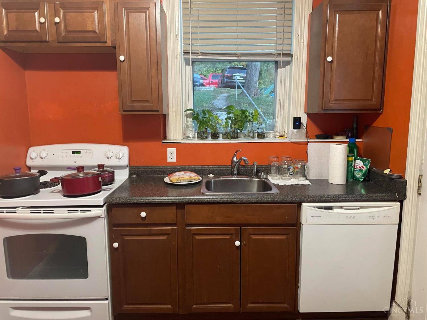 St Bernard, OH 45217,4338 Vine St