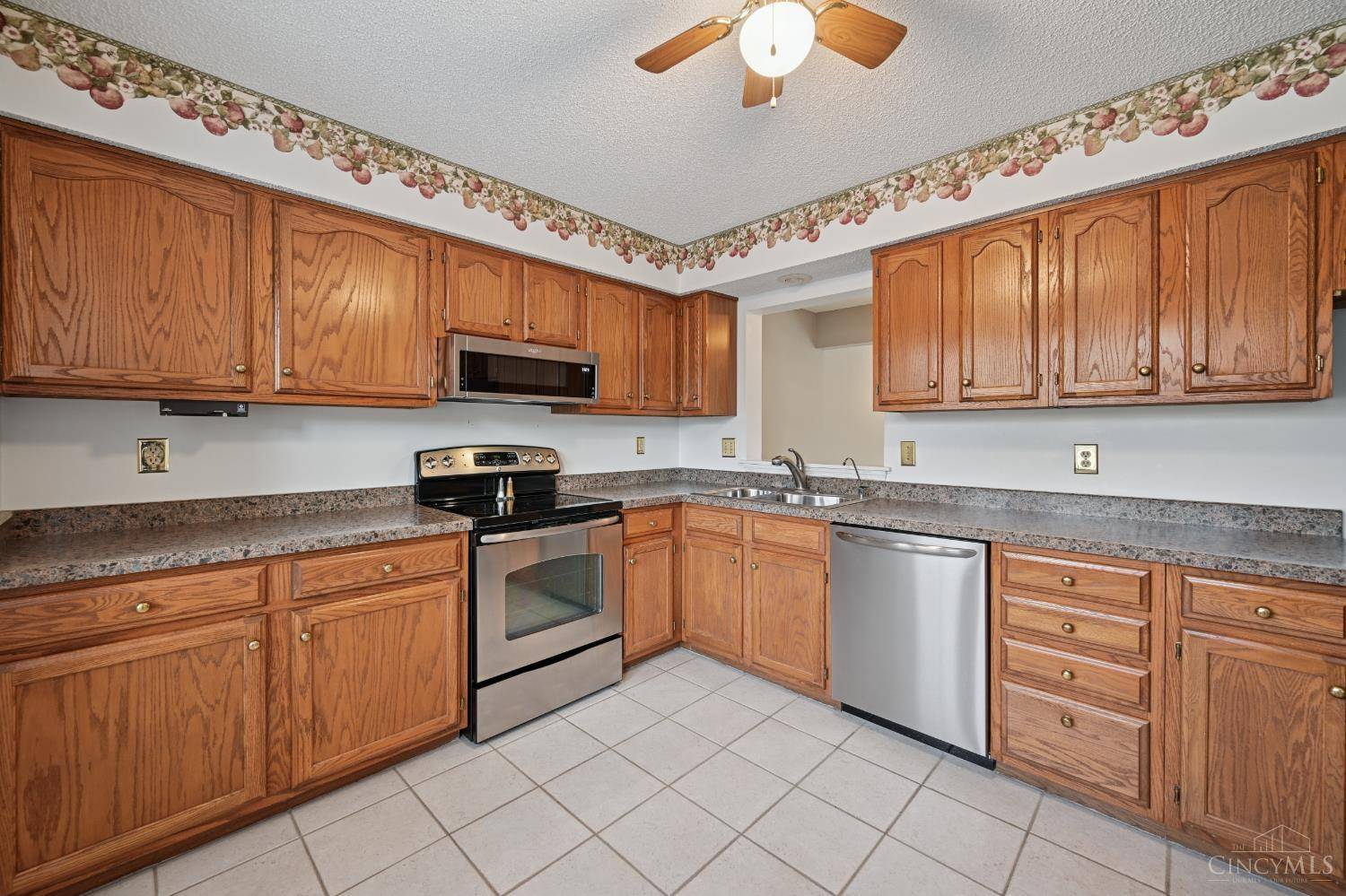 Montgomery, OH 45242,10667 Montgomery Rd #8