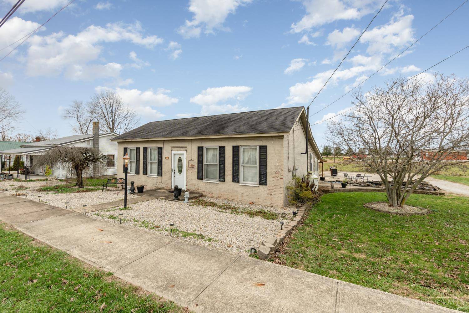 Russellville, OH 45168,109 S Columbus St