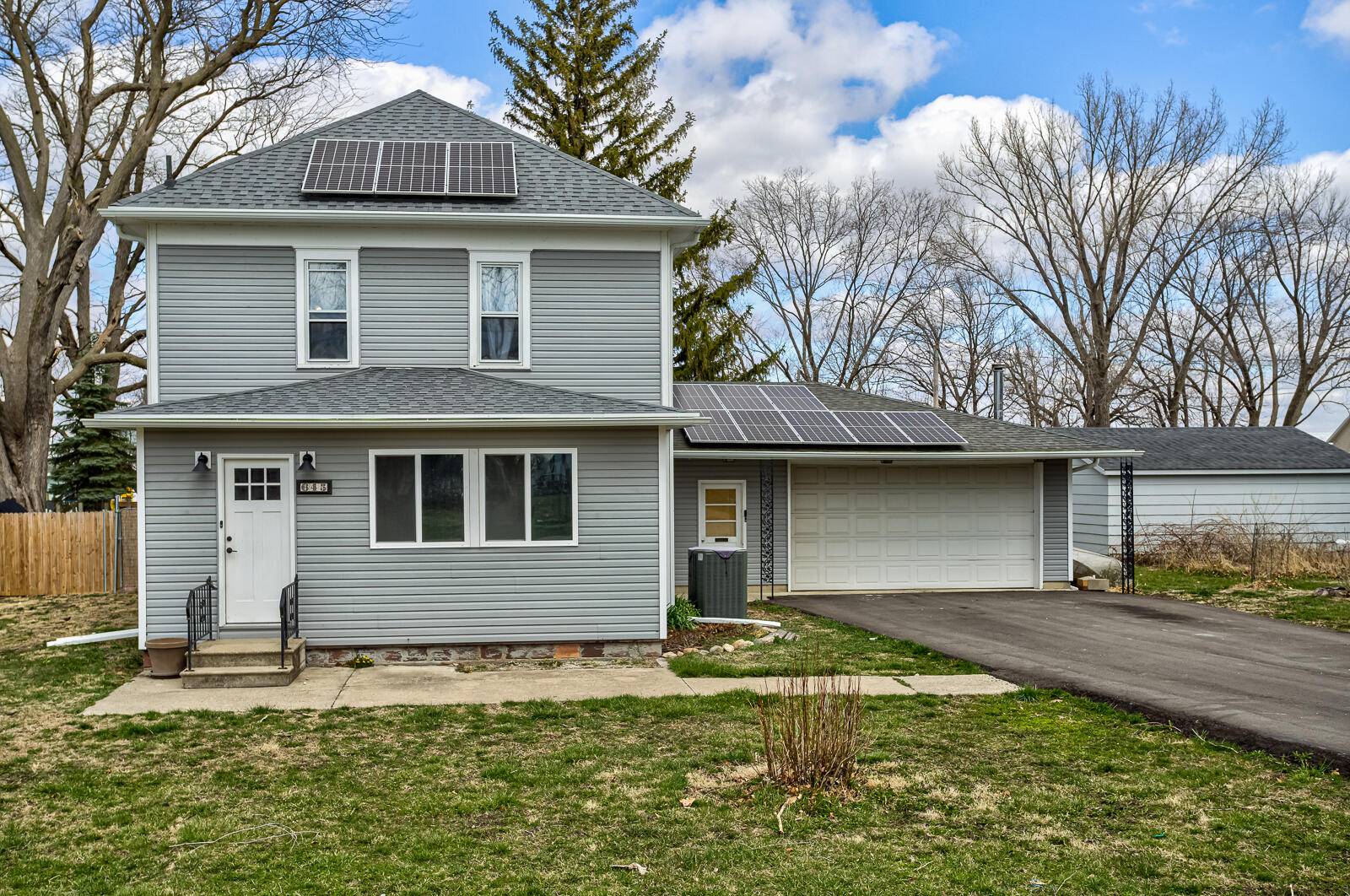 Randall, IA 50231,645 Long ST