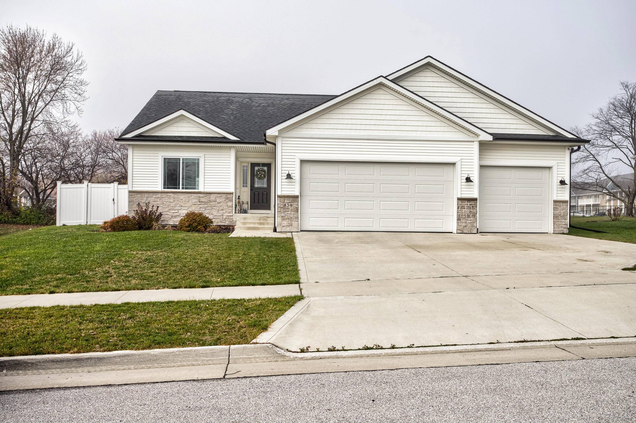 Ames, IA 50014,839 Dotson PL