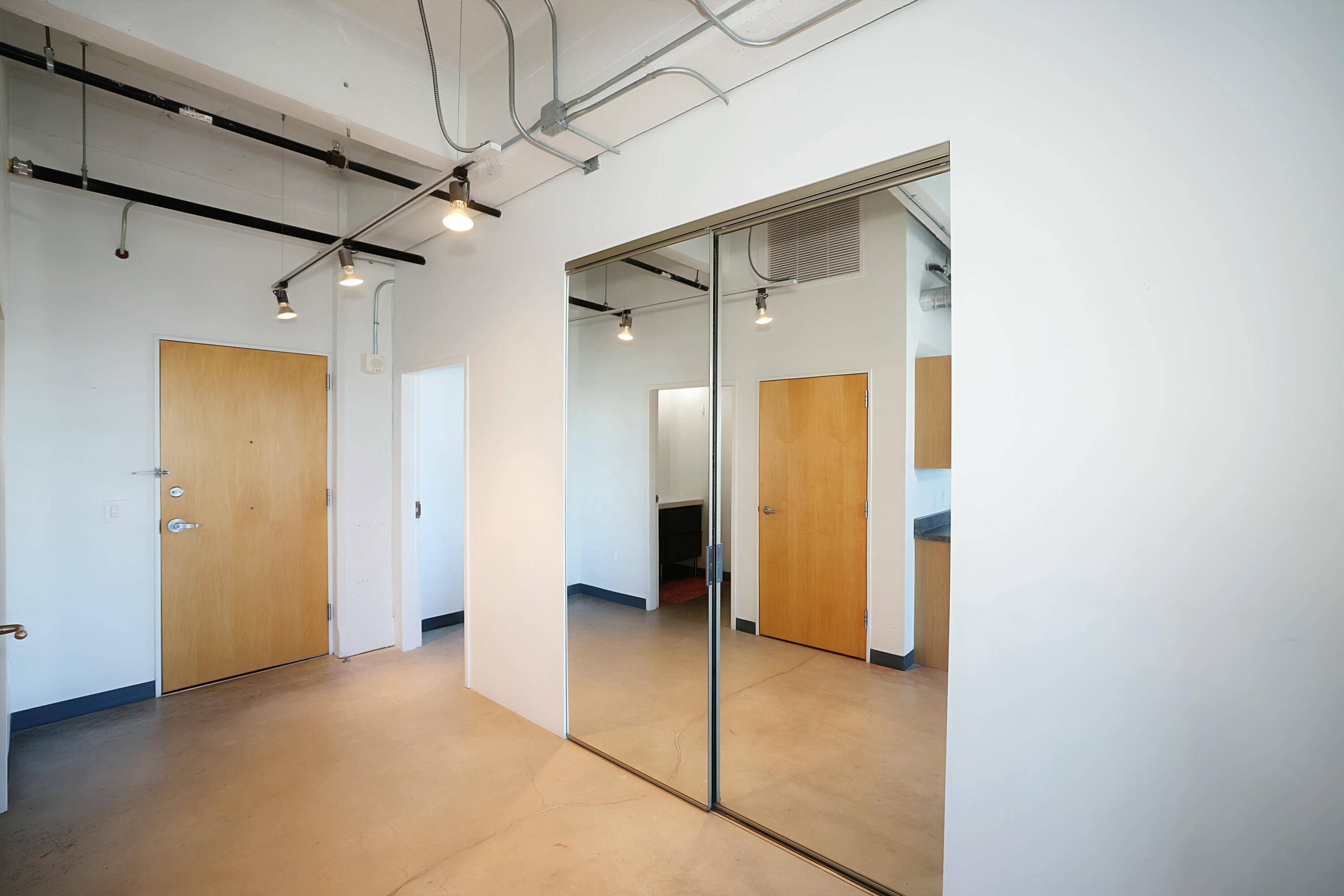 Des Moines, IA 50309,120 SW 5th St. ST #604