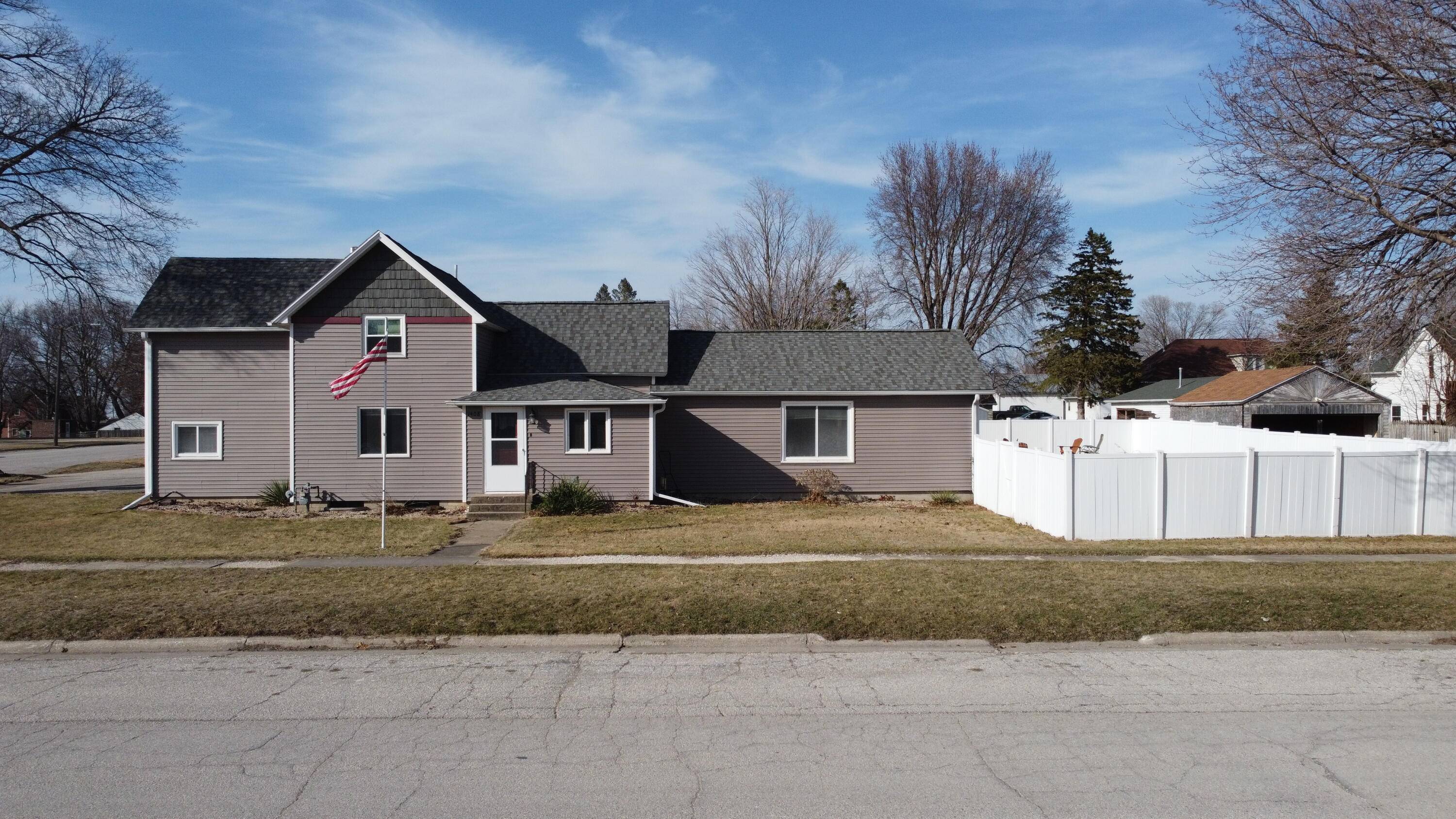 Gowrie, IA 50543,1408 Lincoln ST
