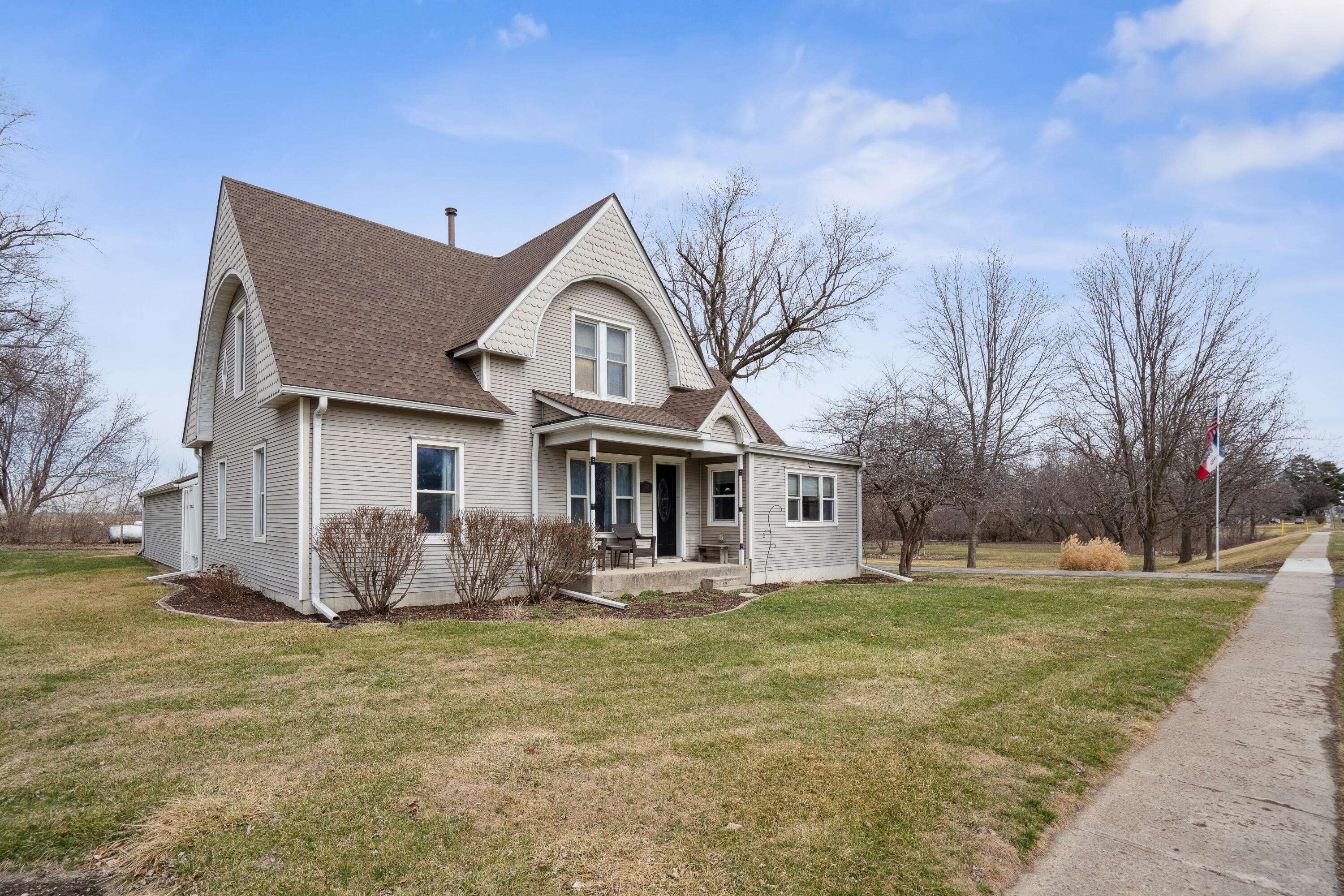 Roland, IA 50236,321 W Maple ST