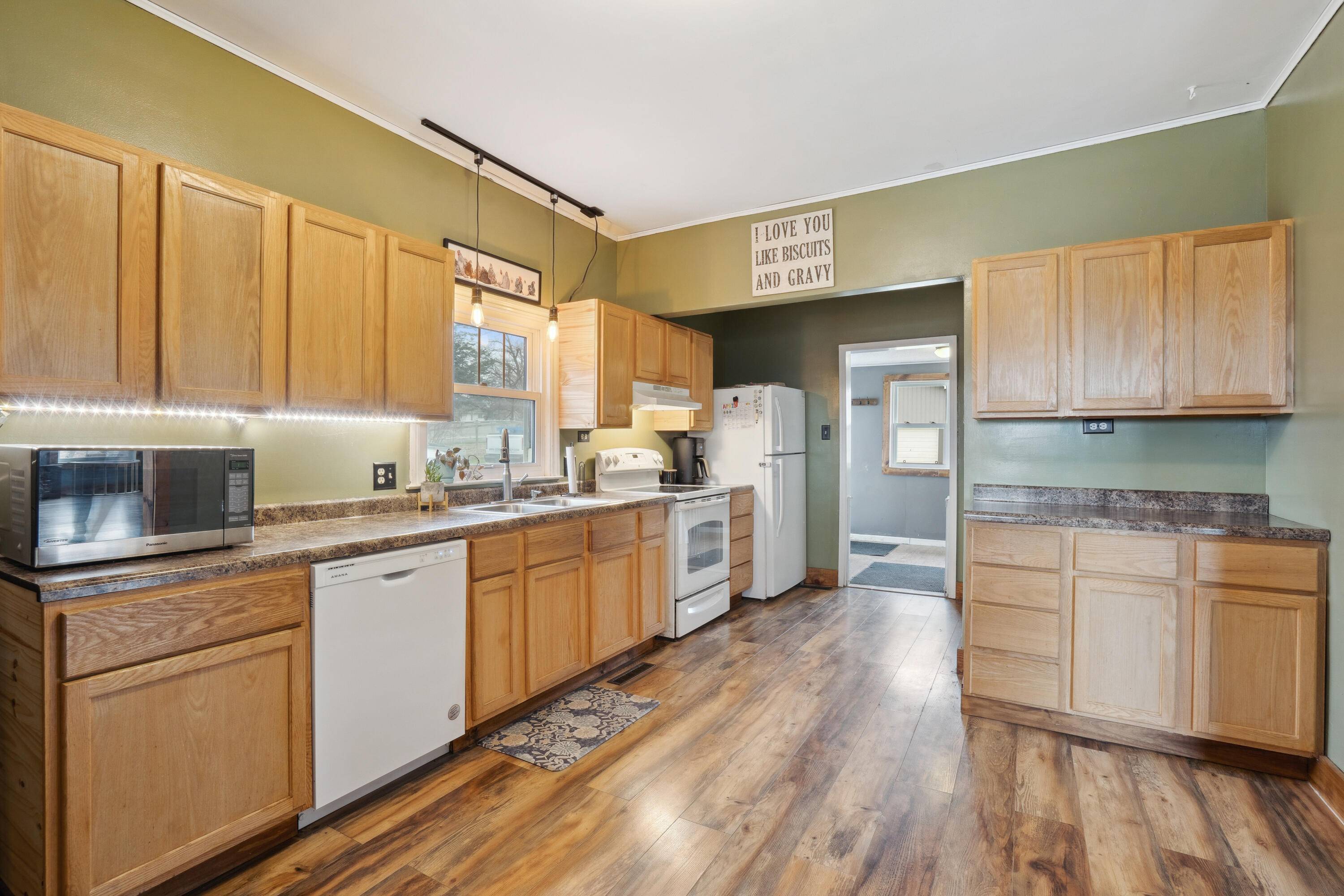 Zearing, IA 50278,318 E Garfield ST