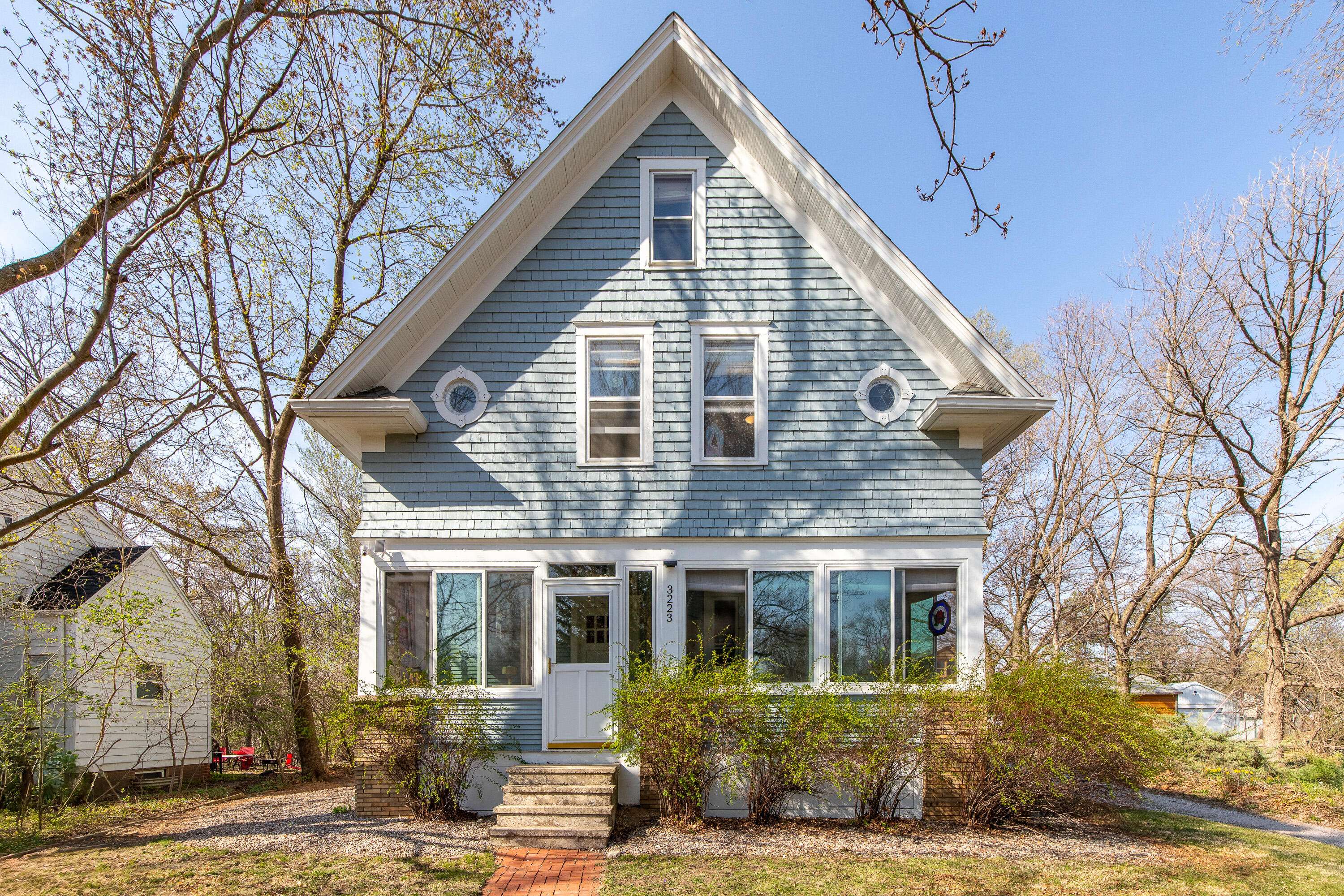 Ames, IA 50014,3223 West ST