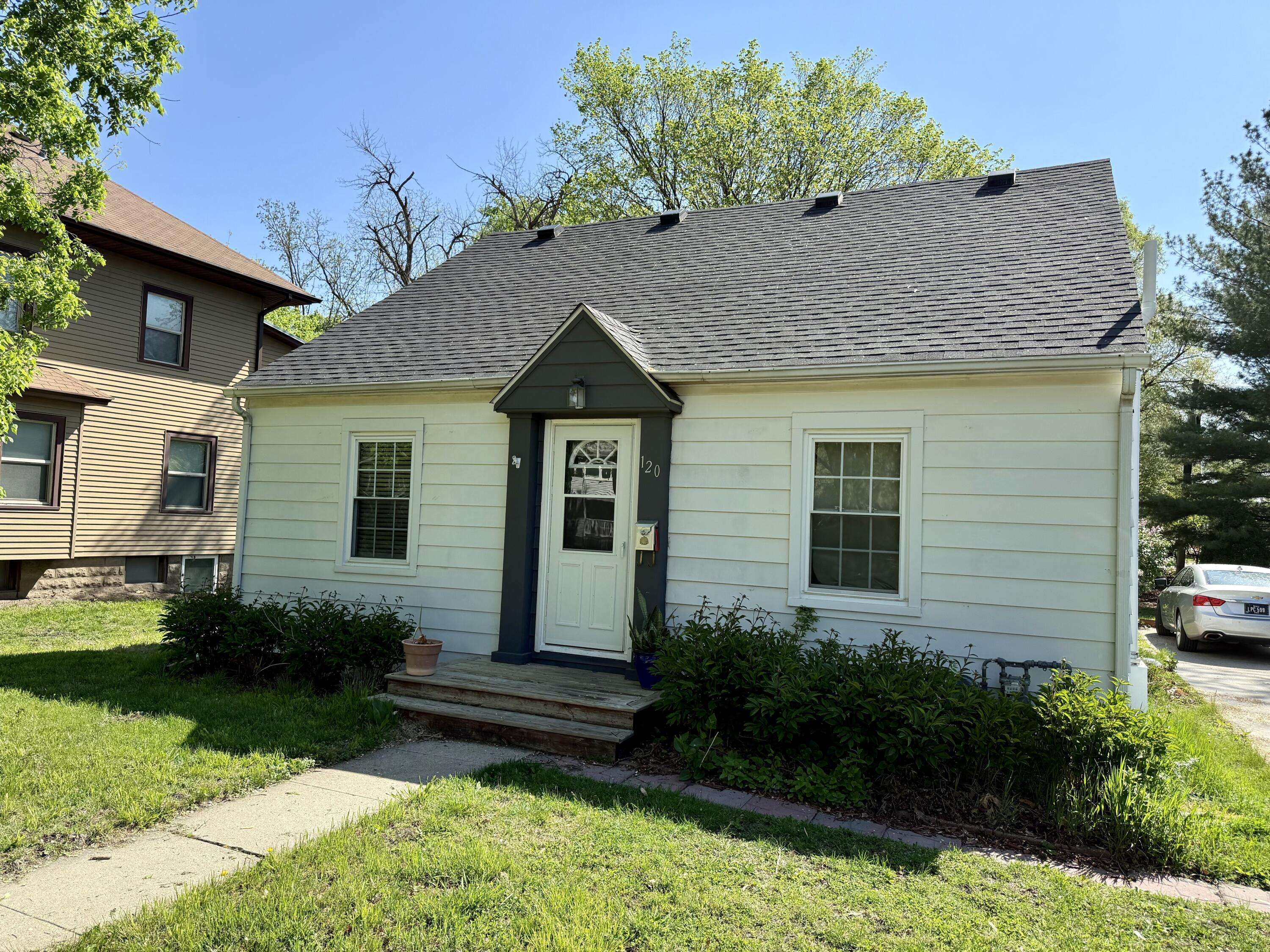 Ames, IA 50010,120 S Maple AVE