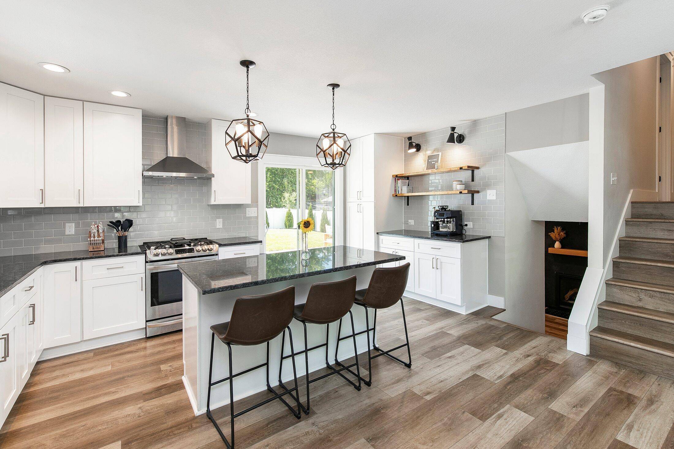 Des Moines, IA 50320,3710 SE 23rd ST