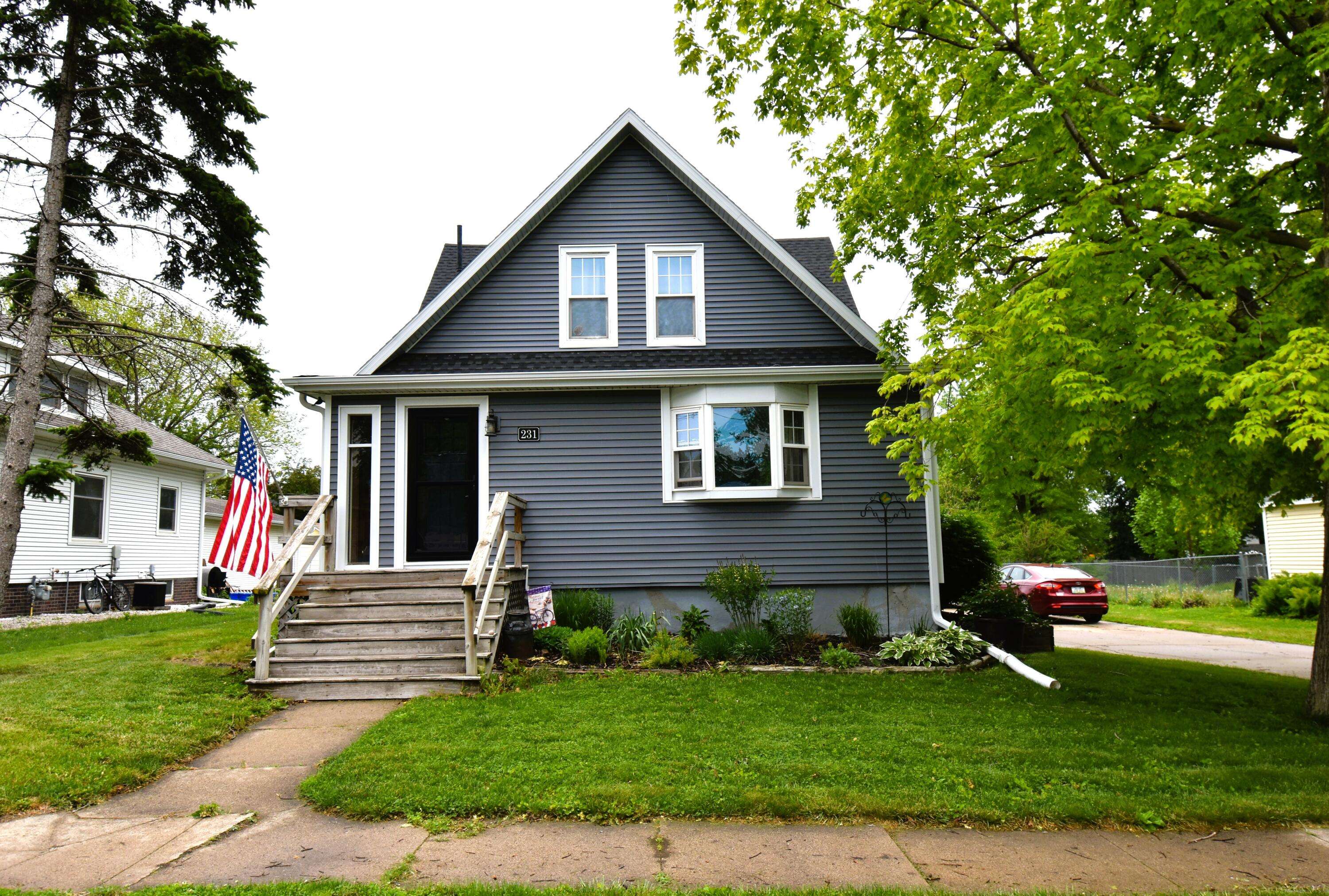 Ogden, IA 50212,231 S 1st ST