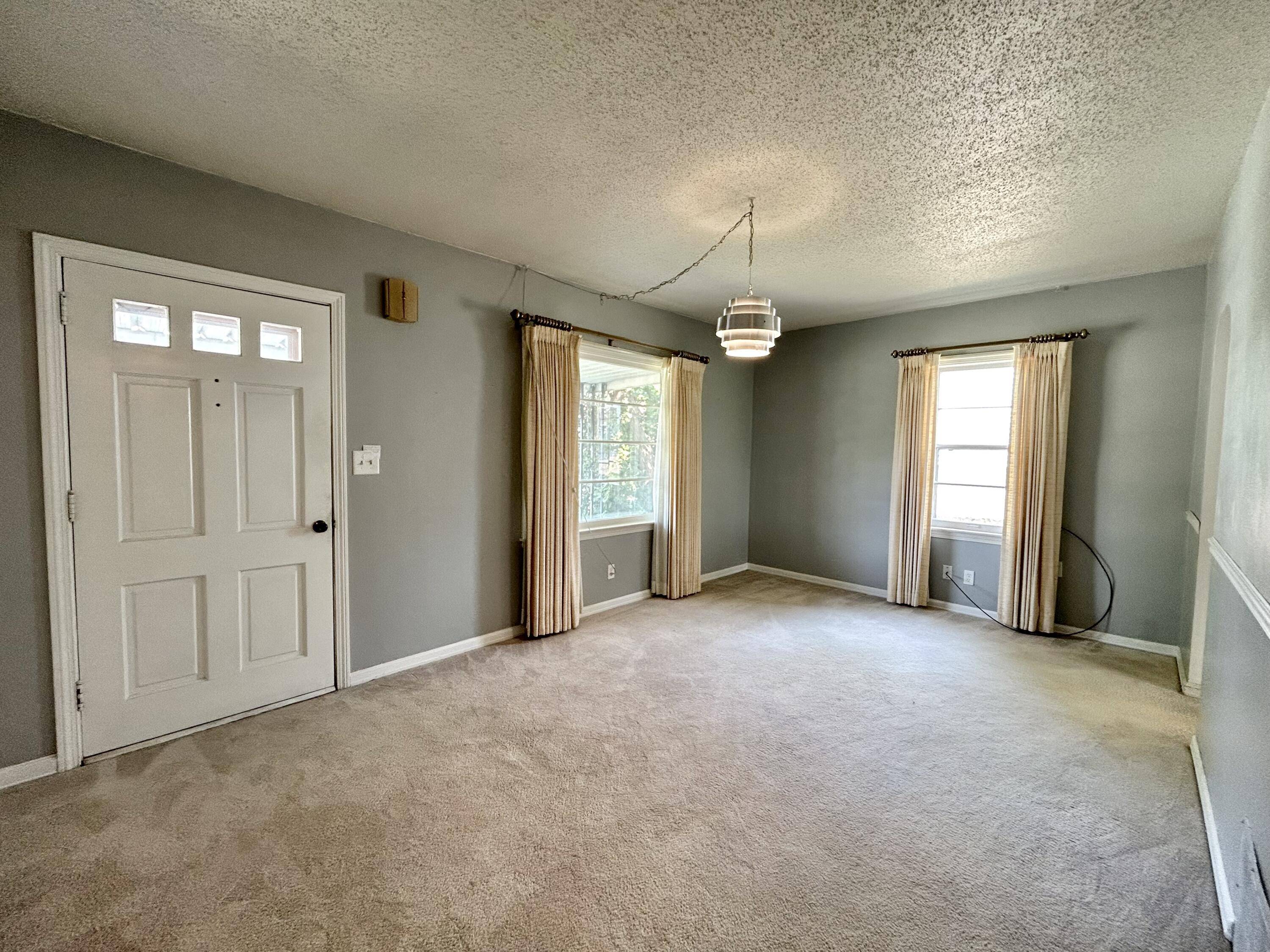 Marshalltown, IA 50158,1012 S 7th AVE